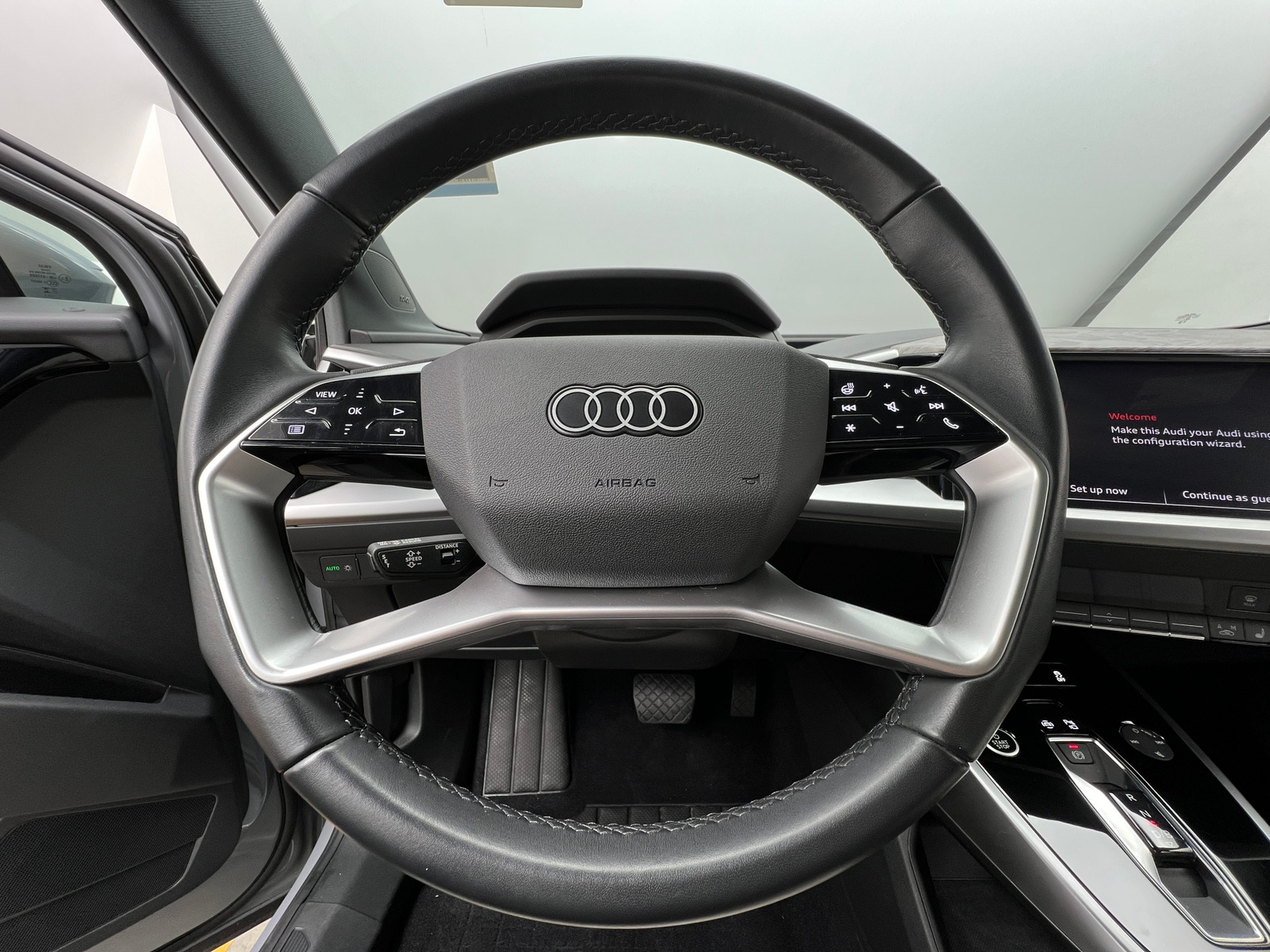 Thumbnail: 2024 Audi Q4 e-tron - 4