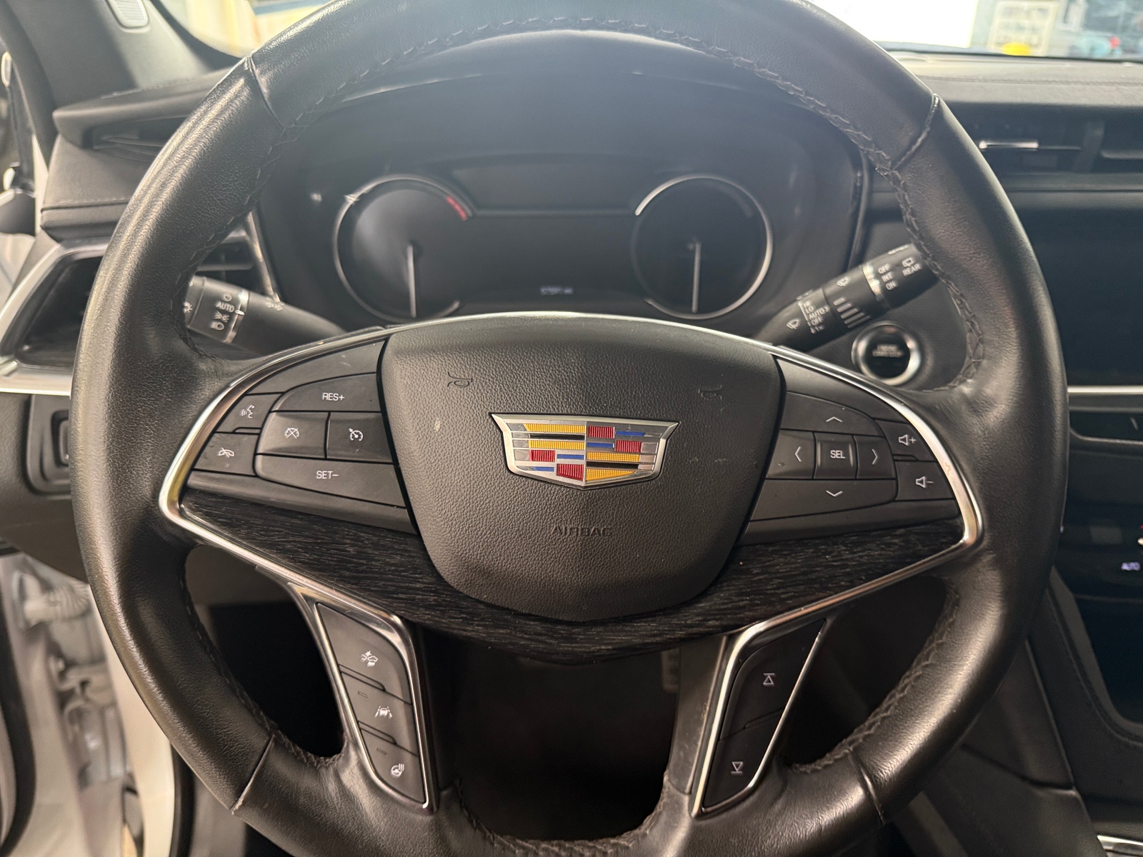 Thumbnail: 2023 Cadillac XT5 - 4