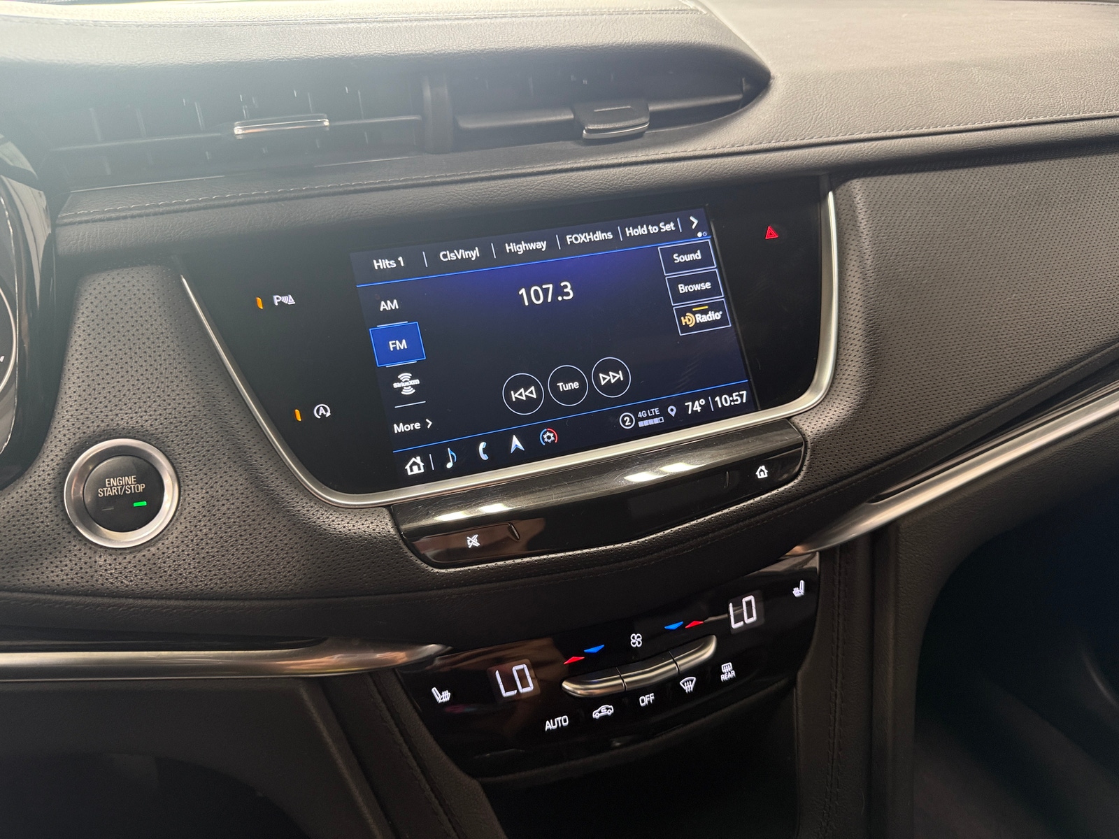 Thumbnail: 2023 Cadillac XT5 - 3