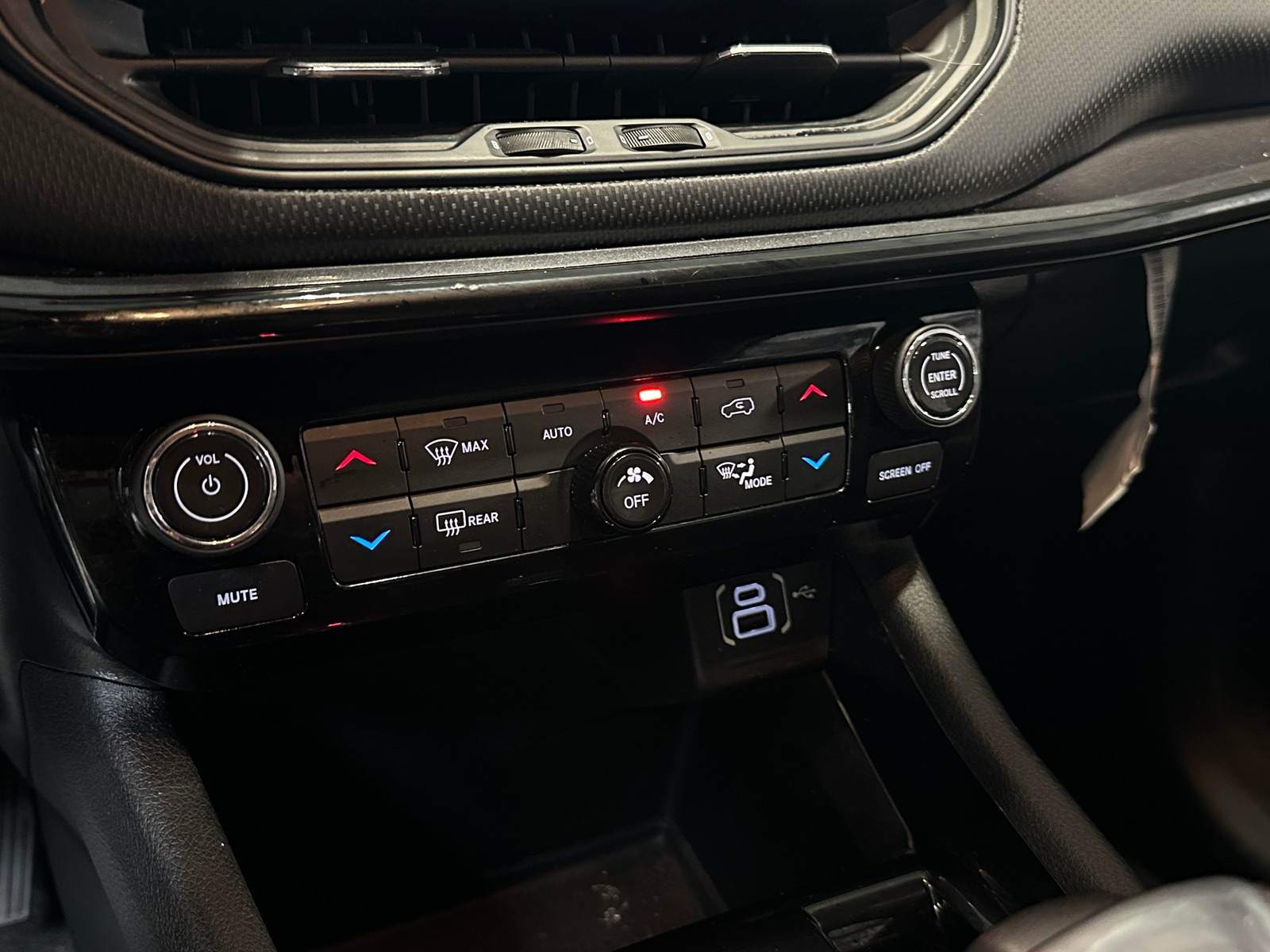 Thumbnail: 2022 Jeep Compass - 3