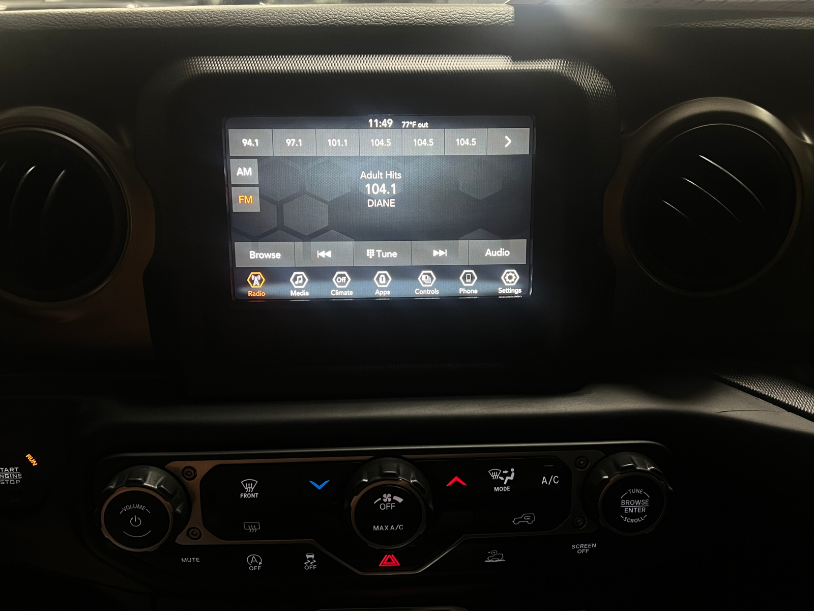 Thumbnail: 2023 Jeep Gladiator - 4