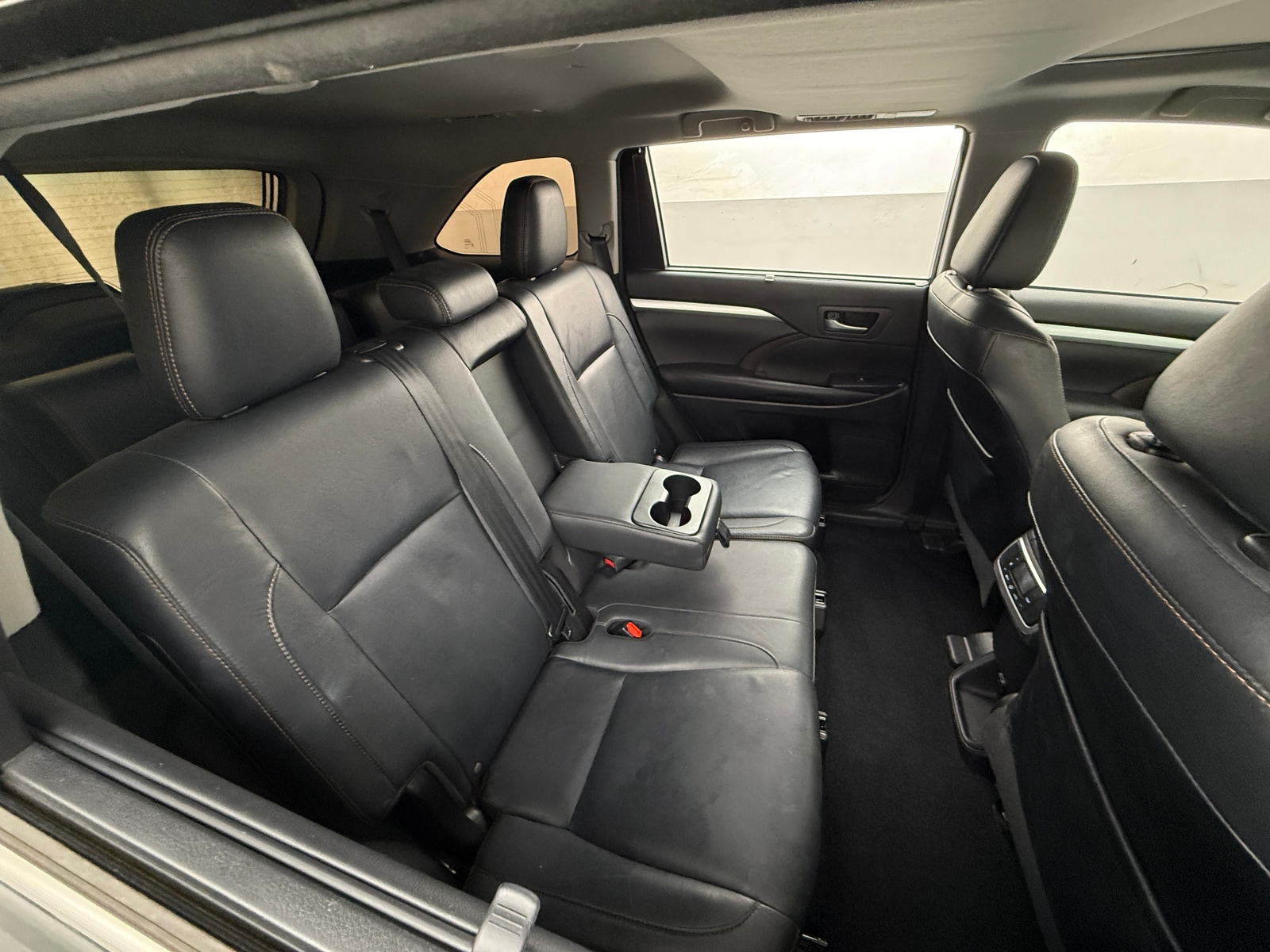 Thumbnail: 2016 Toyota Highlander - 5