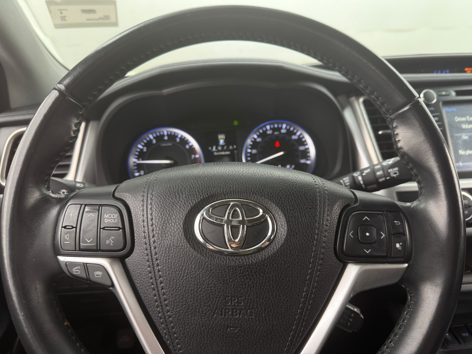 Thumbnail: 2016 Toyota Highlander - 4