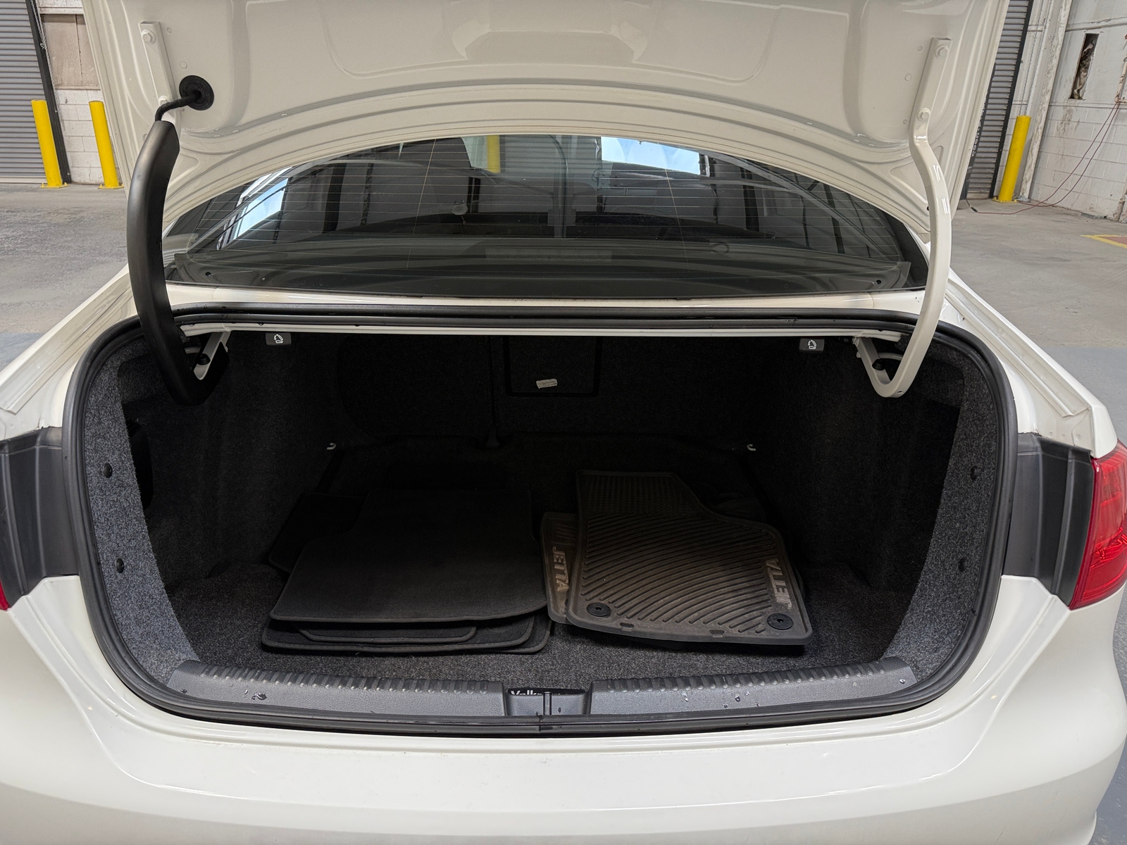 Thumbnail: 2012 Volkswagen Jetta - 6