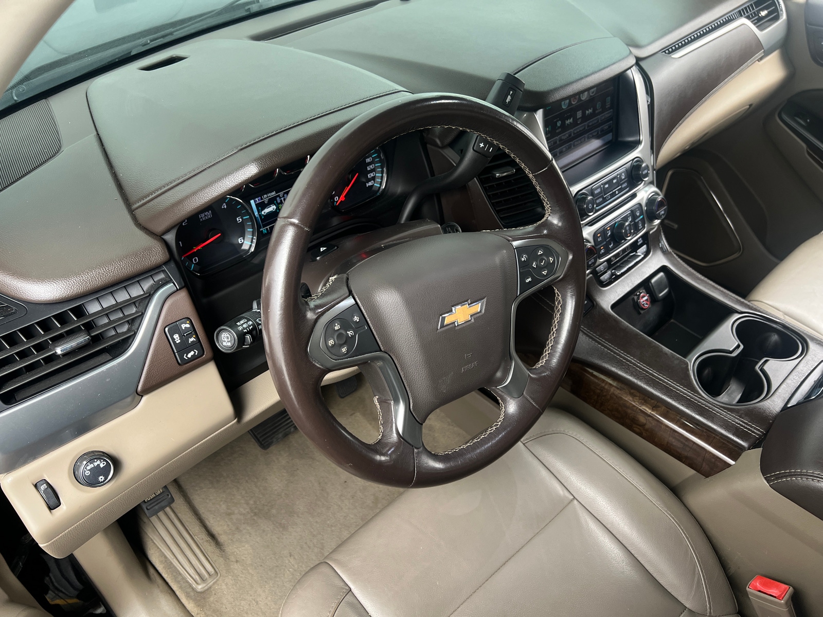 Thumbnail: 2019 Chevrolet Tahoe - 2