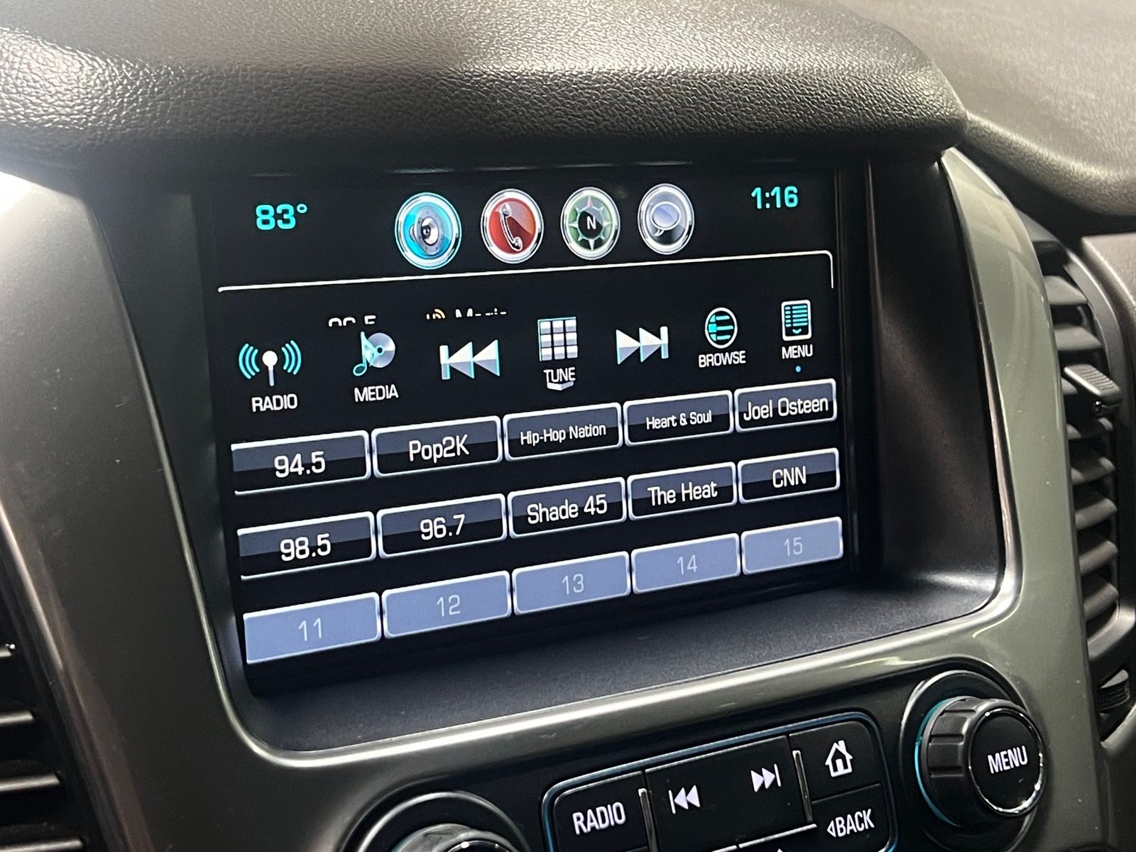 Thumbnail: 2019 Chevrolet Tahoe - 3