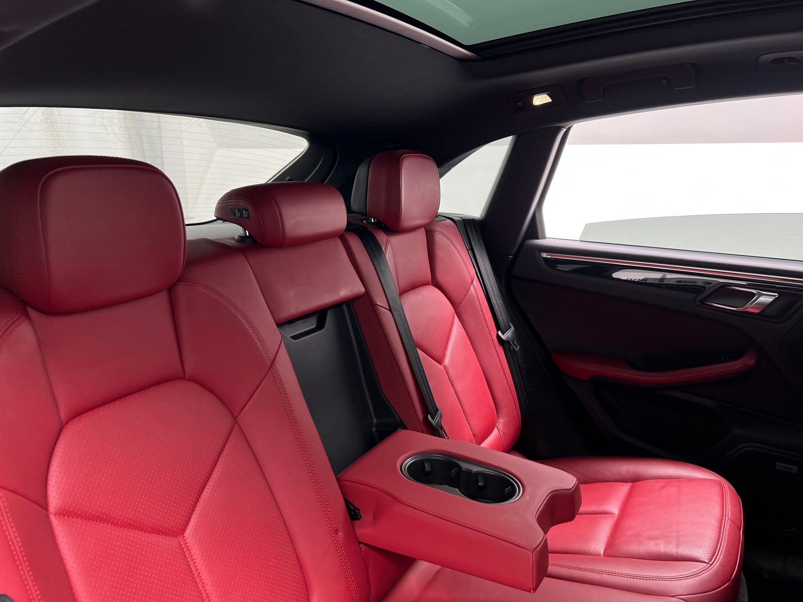 Thumbnail: 2018 Porsche Macan - 5