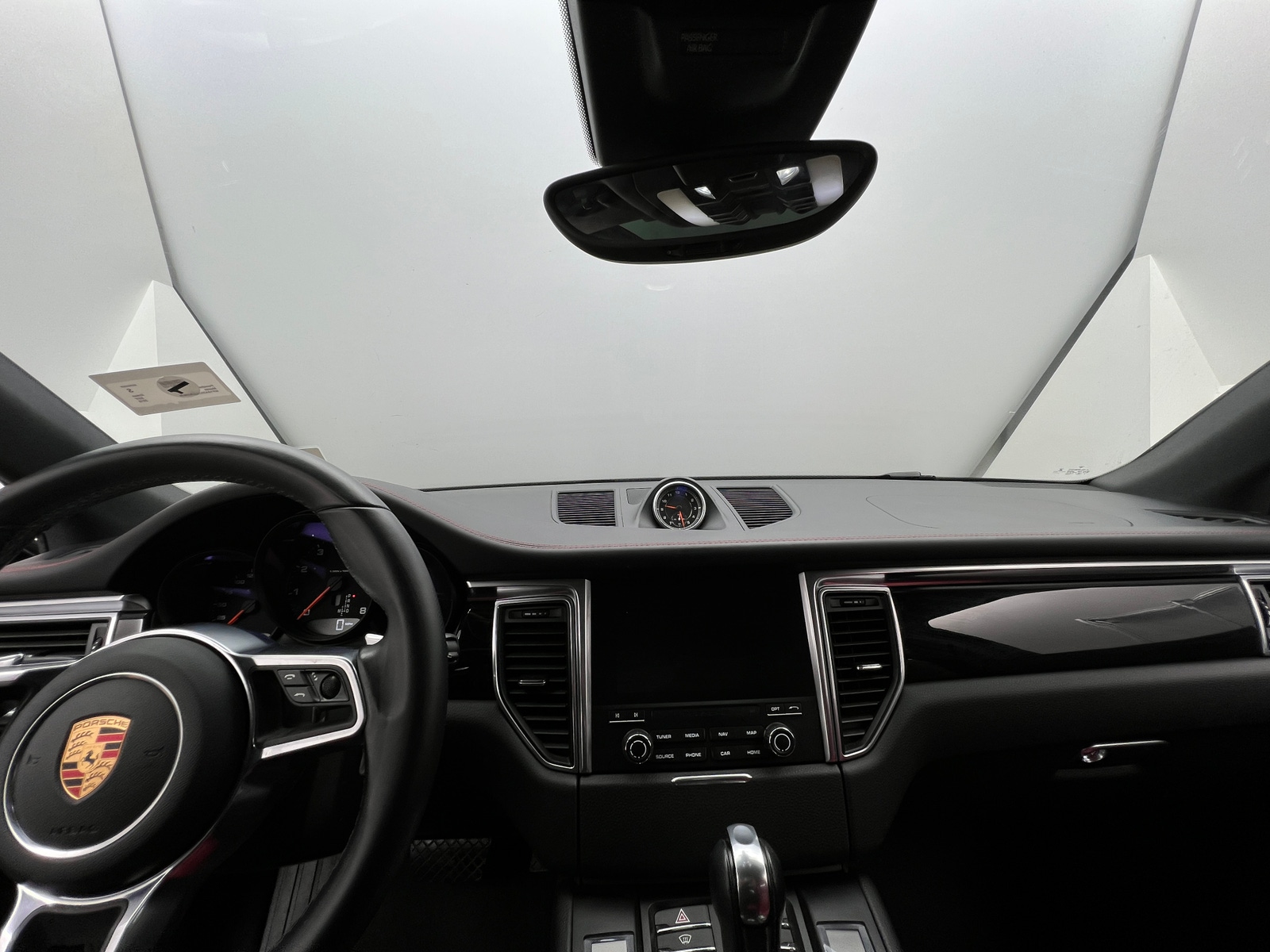 Thumbnail: 2018 Porsche Macan - 2