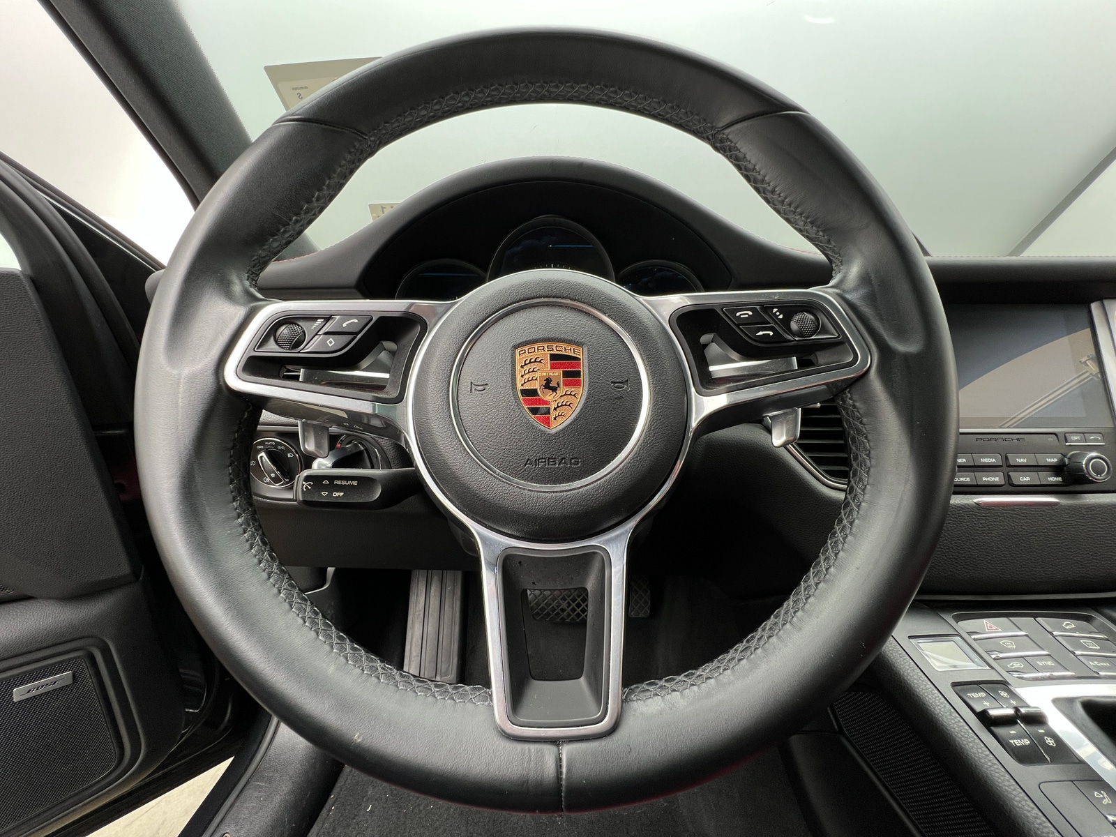 Thumbnail: 2018 Porsche Macan - 4