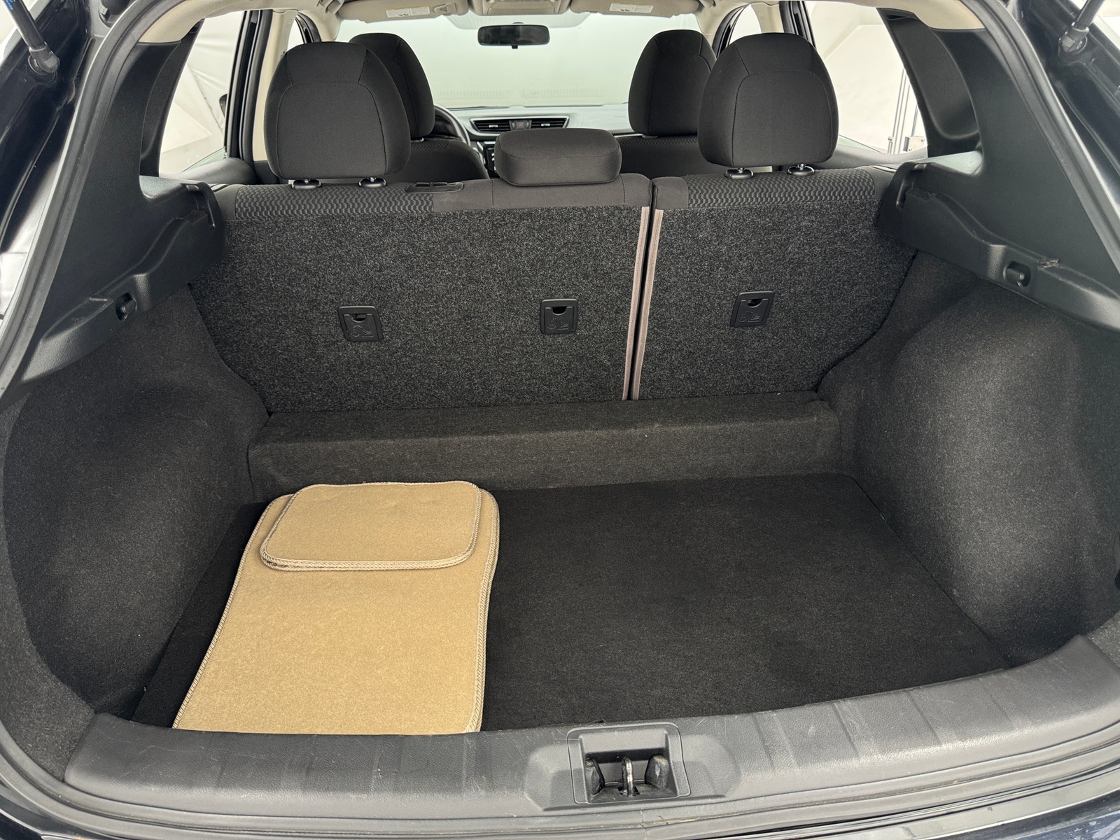 Thumbnail: 2017 Nissan Rogue Sport - 7