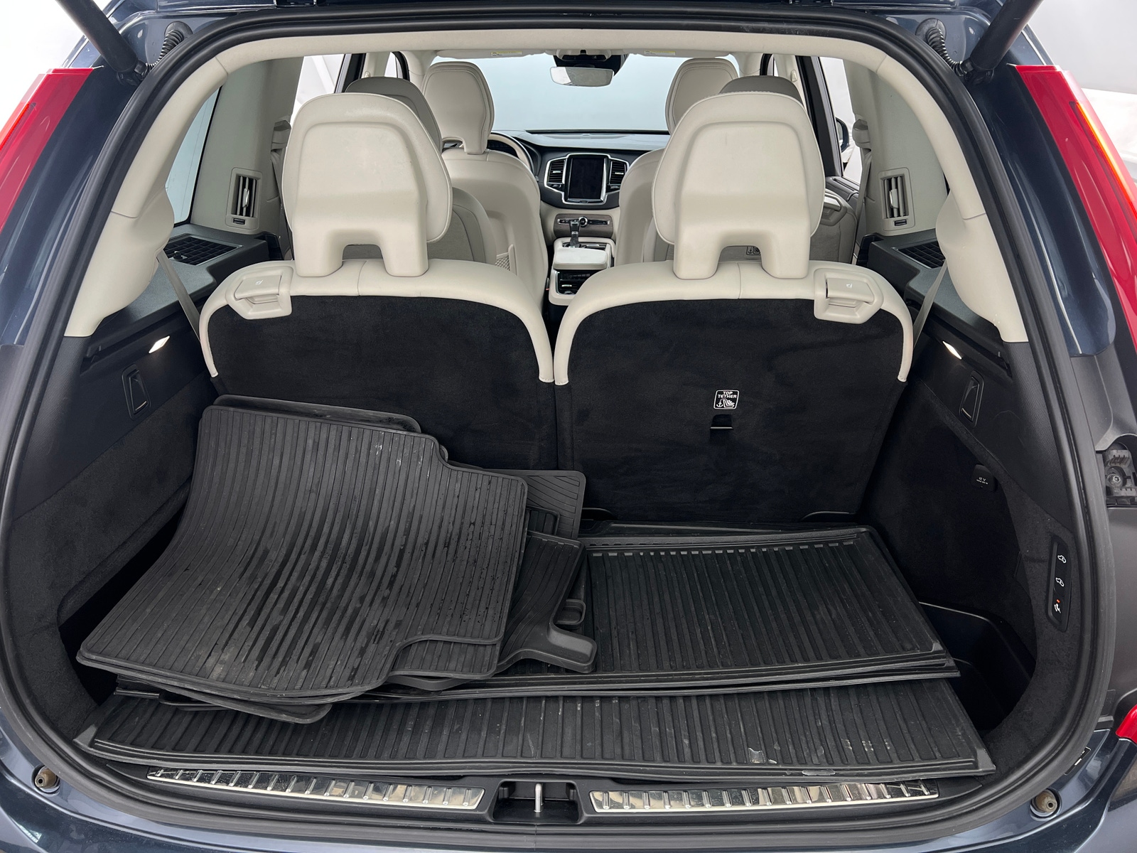 Thumbnail: 2022 Volvo XC90 - 6