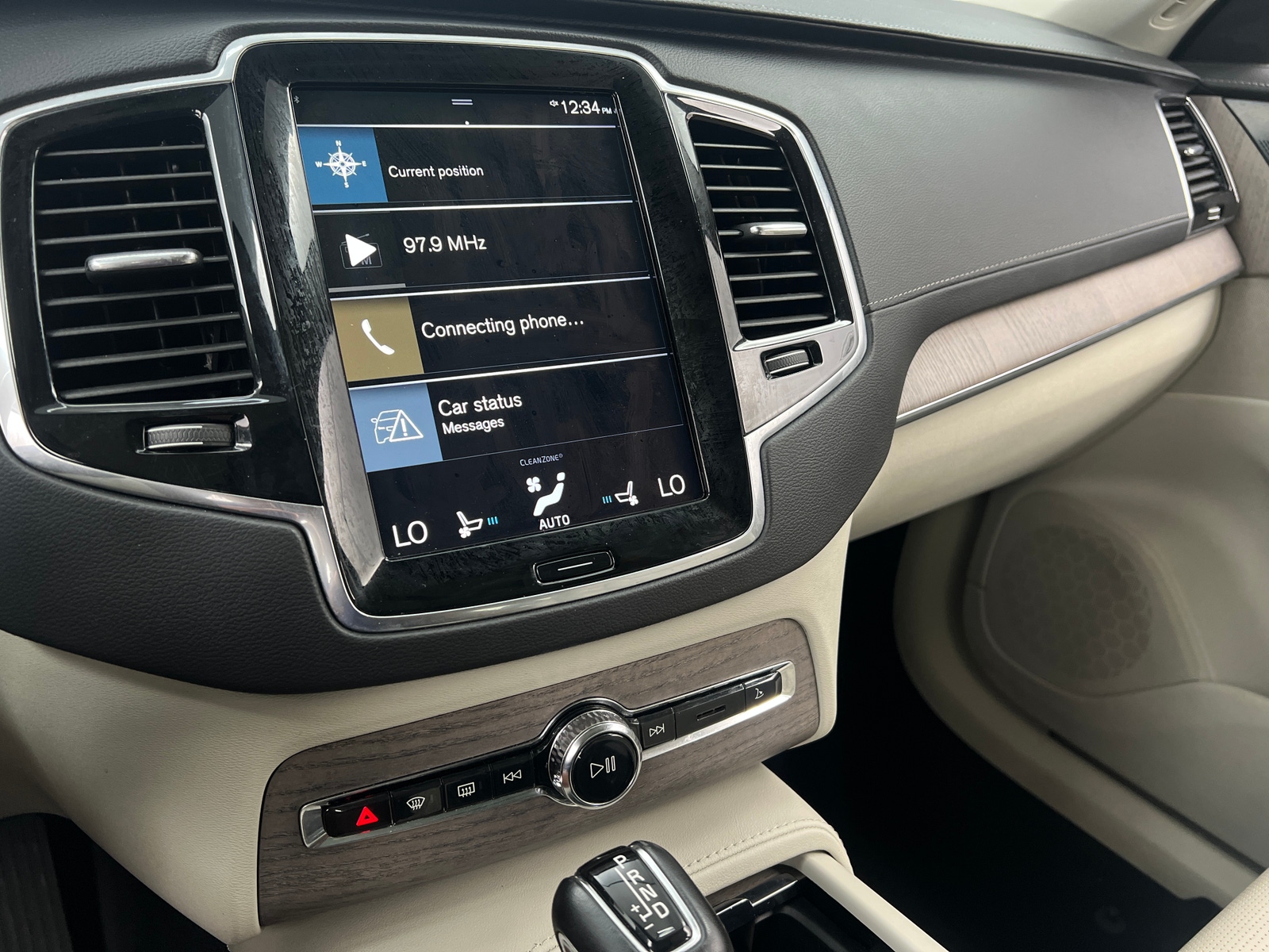 Thumbnail: 2022 Volvo XC90 - 3