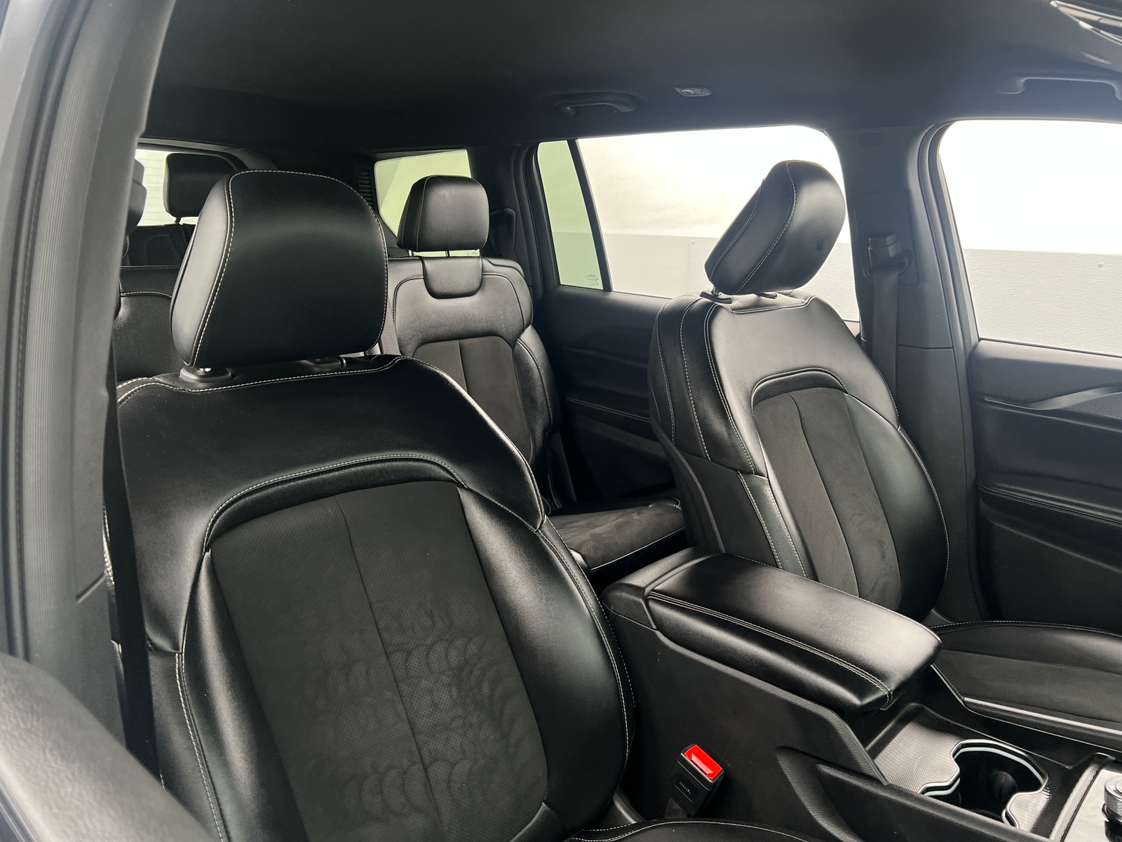 Thumbnail: 2024 Jeep Grand Cherokee L - 2