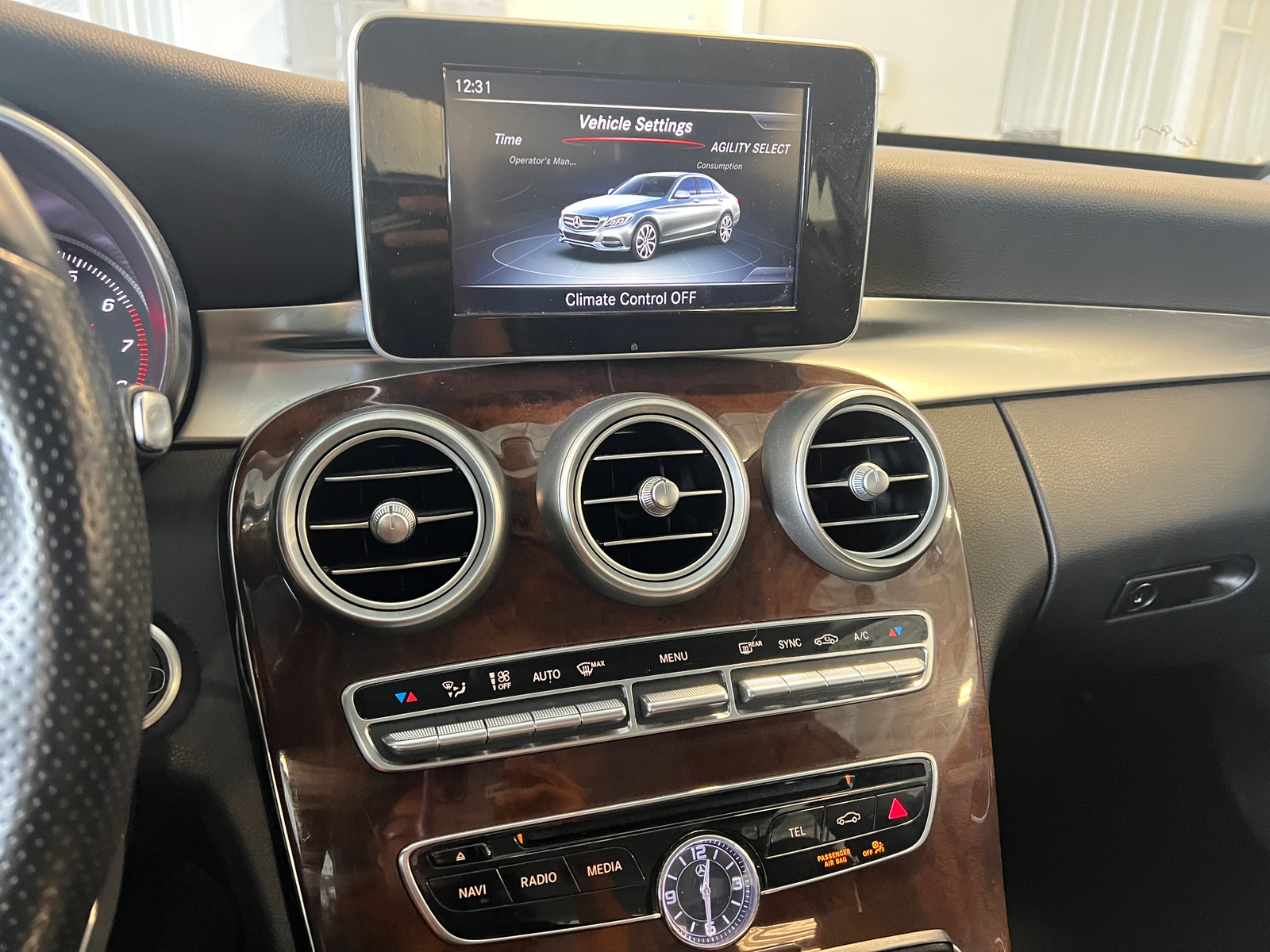 Thumbnail: 2015 Mercedes-Benz C-Class - 3
