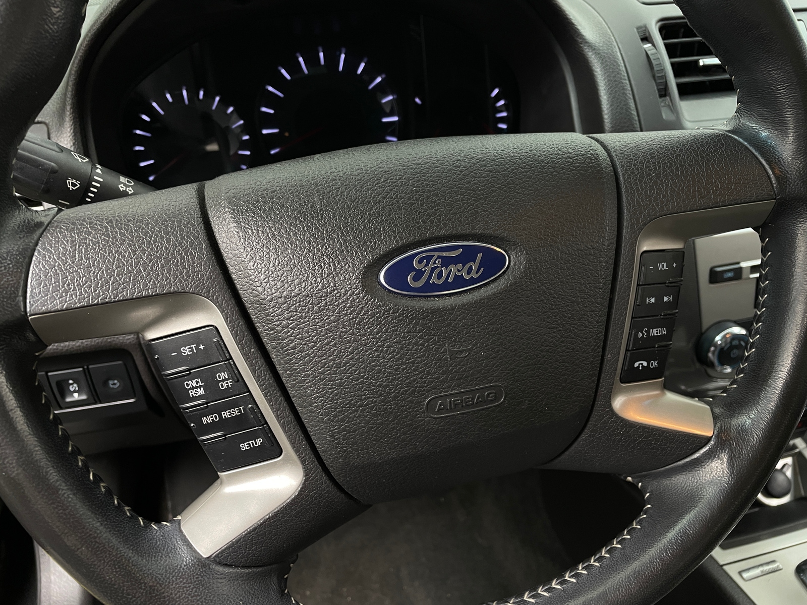 Thumbnail: 2011 Ford Fusion - 4