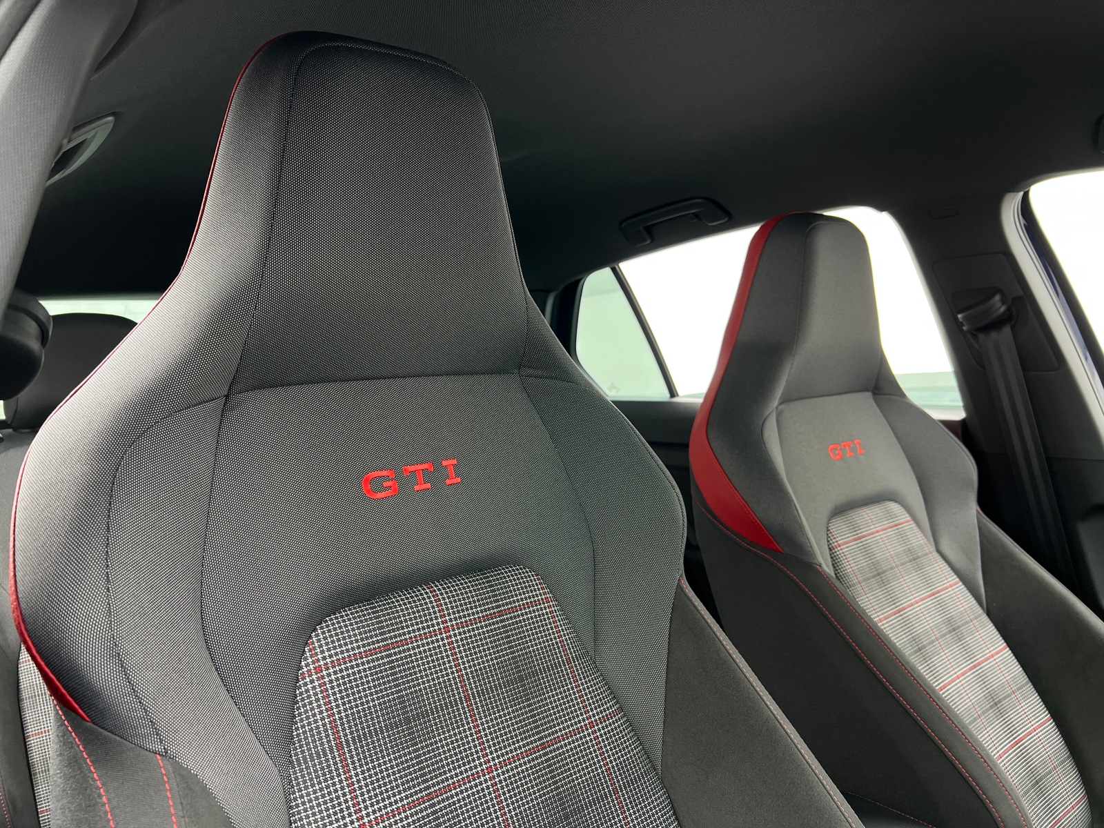 Thumbnail: 2023 Volkswagen Golf - 2
