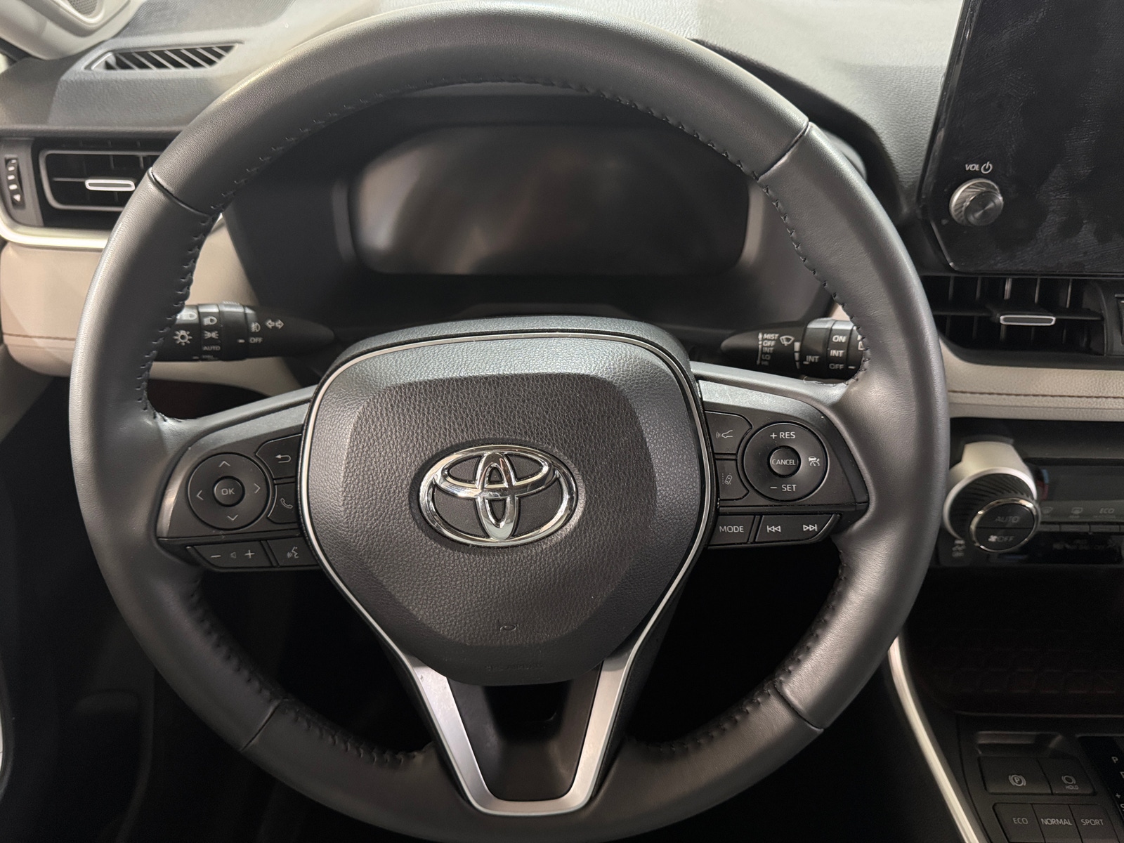 Thumbnail: 2023 Toyota RAV4 - 4