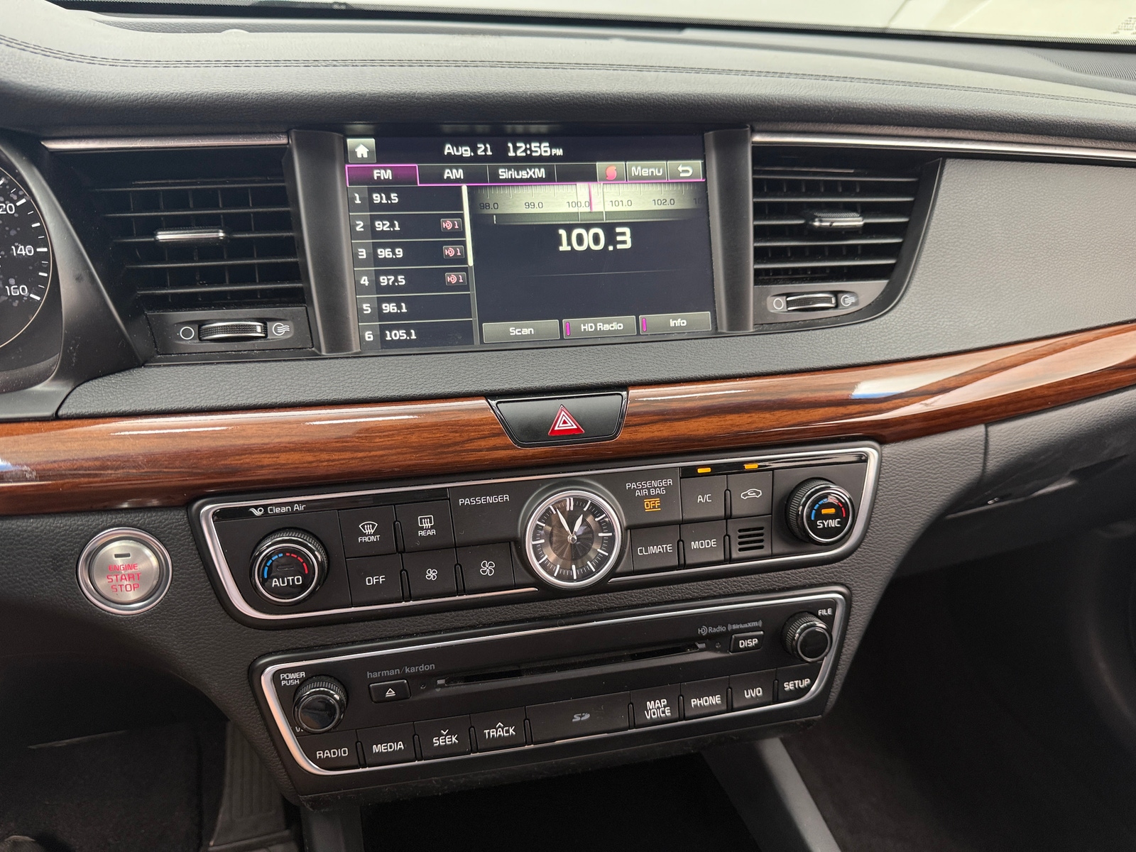 Thumbnail: 2017 Kia Cadenza - 3