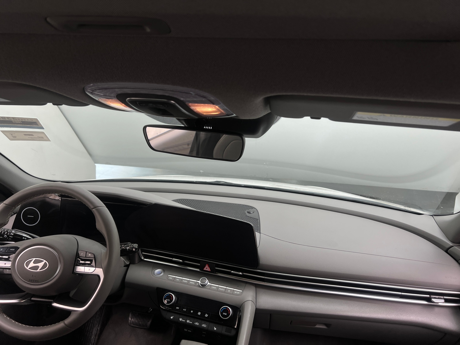 Thumbnail: 2024 Hyundai Elantra - 3