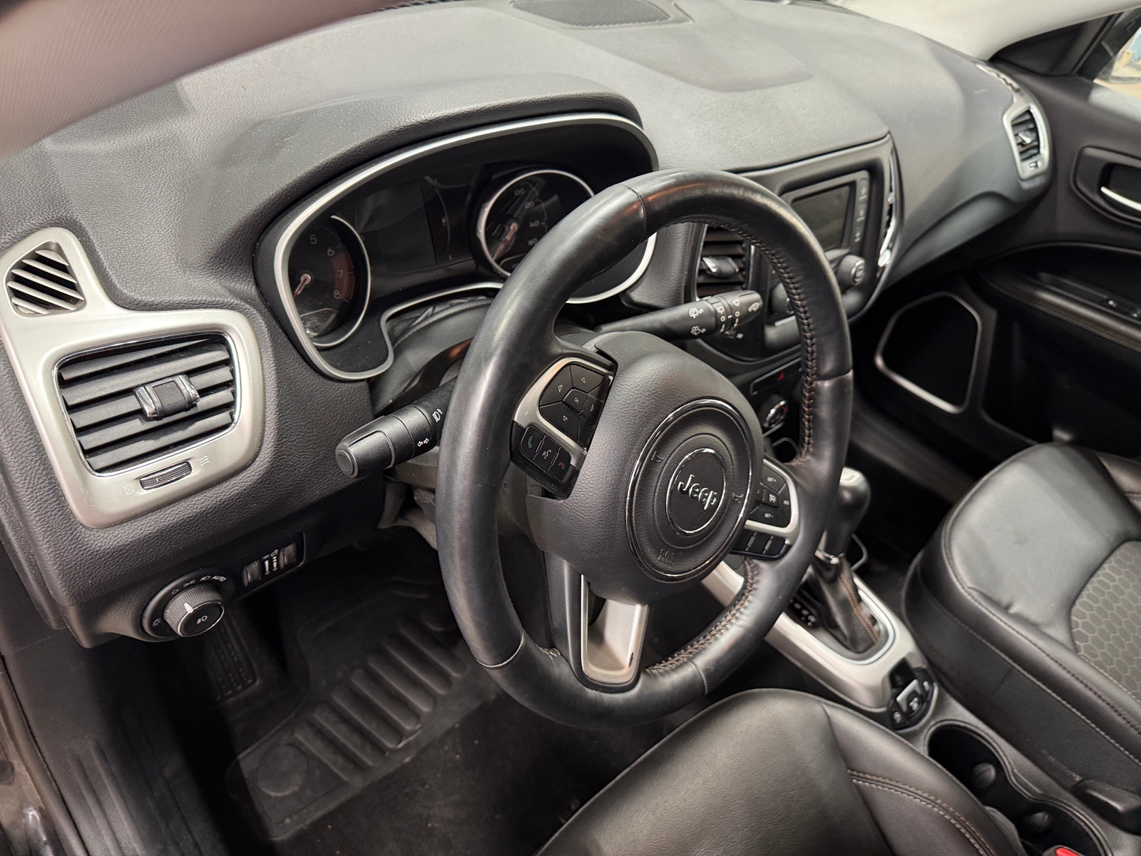 Thumbnail: 2018 Jeep Compass - 3