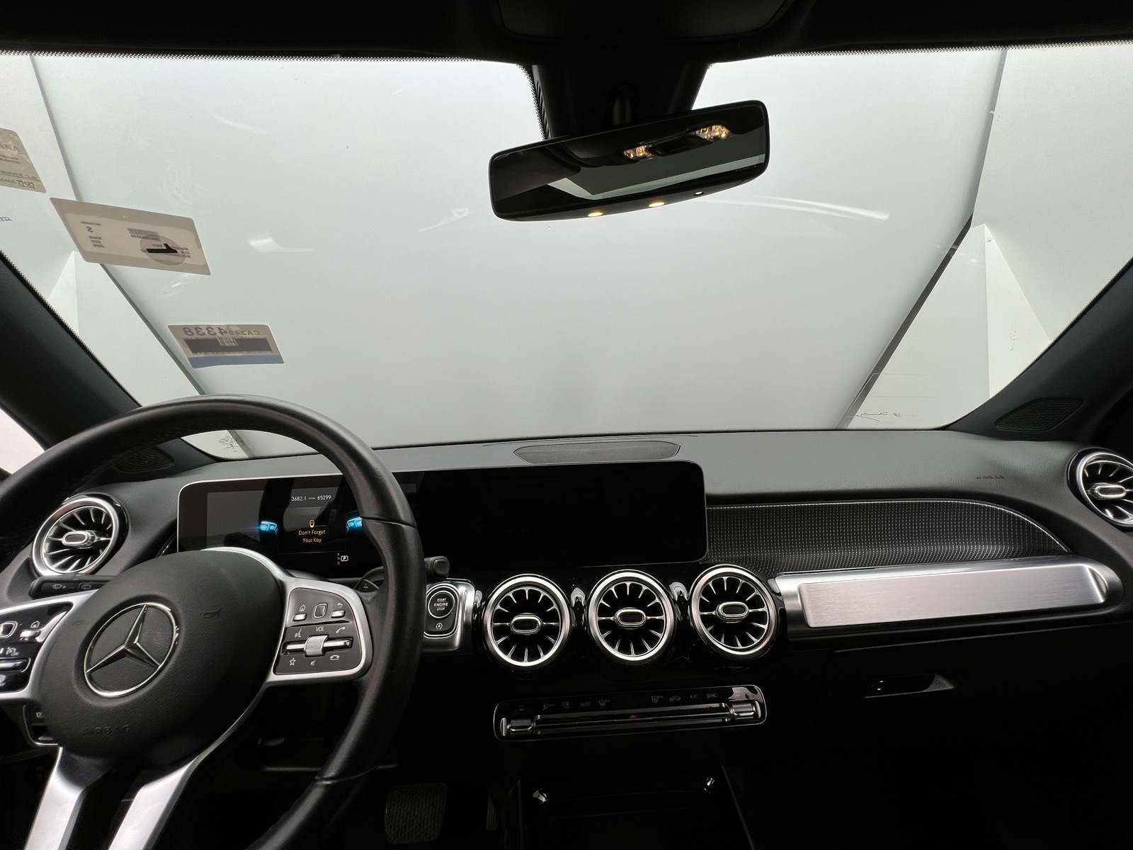 Thumbnail: 2020 Mercedes-Benz GLB - 2