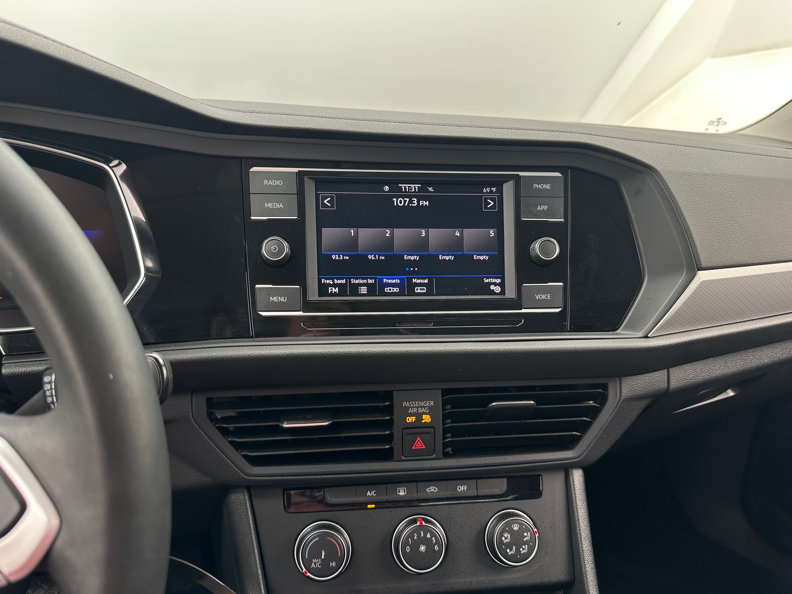 Thumbnail: 2024 Volkswagen Jetta - 4