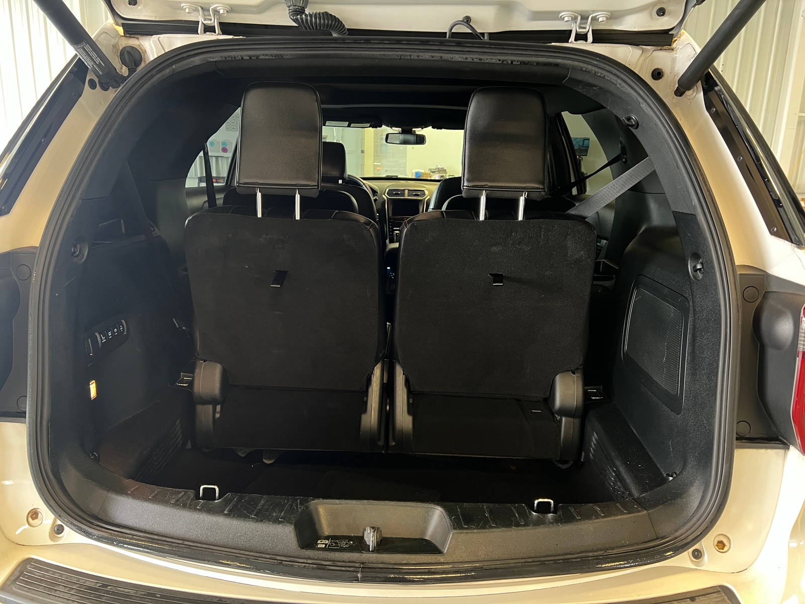 Thumbnail: 2019 Ford Explorer - 6