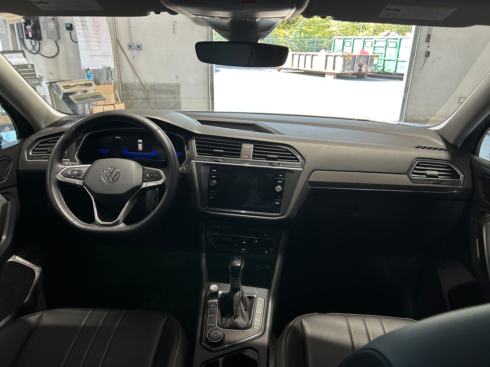 Thumbnail: 2024 Volkswagen Tiguan - 2