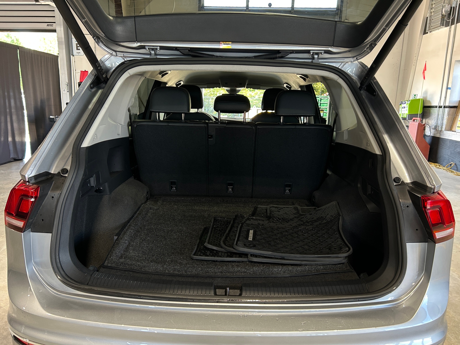 Thumbnail: 2024 Volkswagen Tiguan - 6
