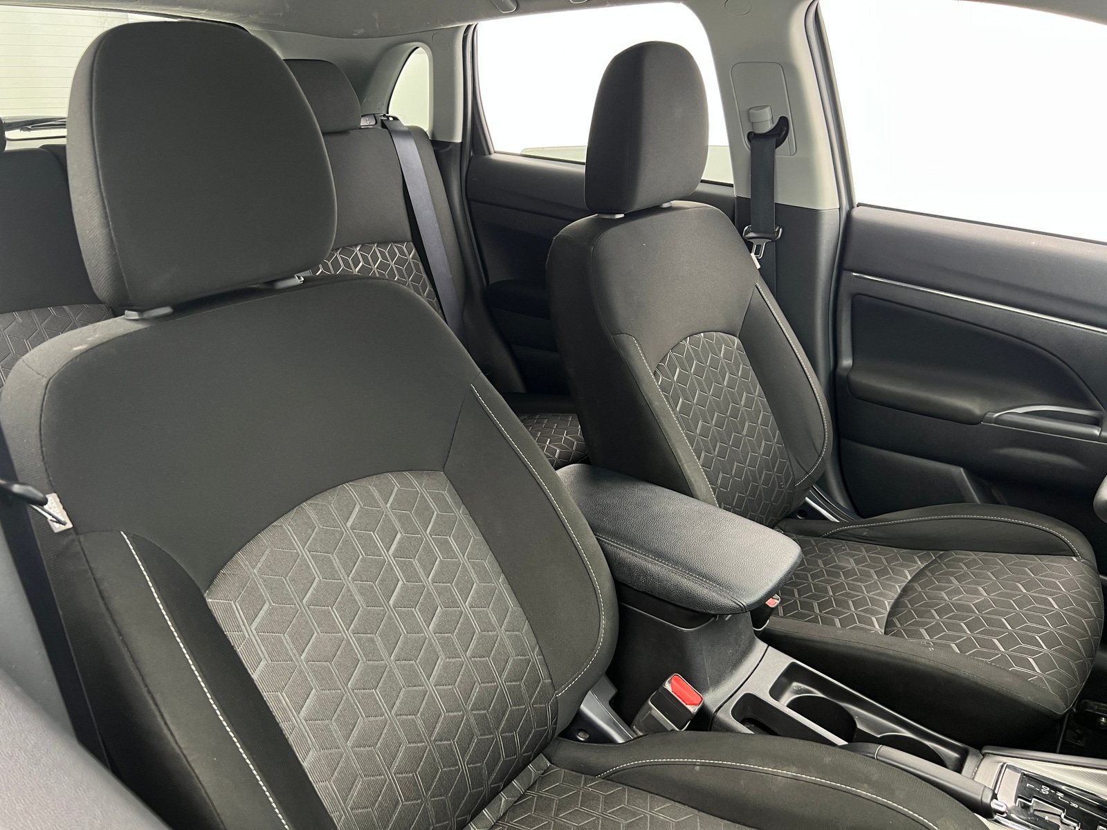 Thumbnail: 2022 Mitsubishi Outlander Sport - 2