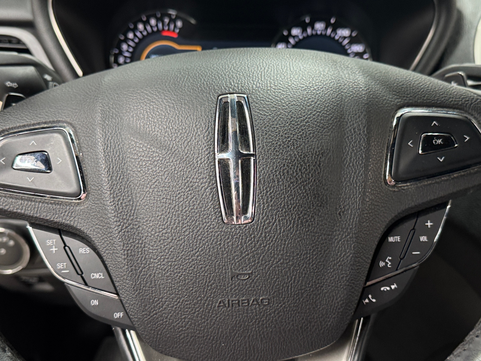 Thumbnail: 2017 Lincoln MKC - 4