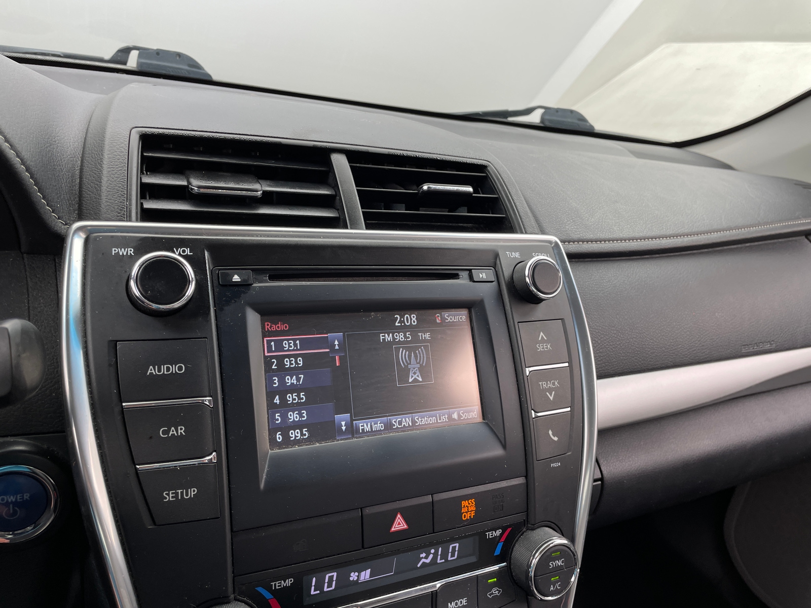 Thumbnail: 2016 Toyota Camry - 4
