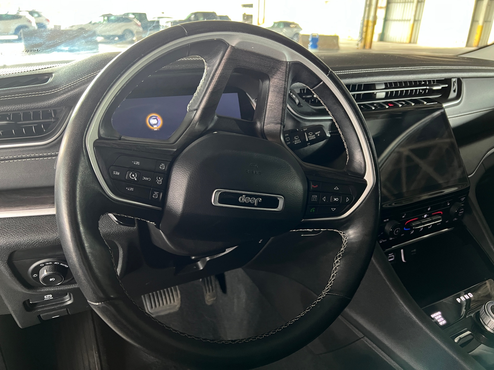 Thumbnail: 2022 Jeep Grand Cherokee L - 4