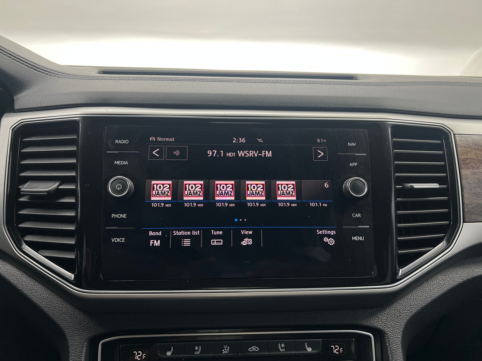 Thumbnail: 2018 Volkswagen Atlas - 3