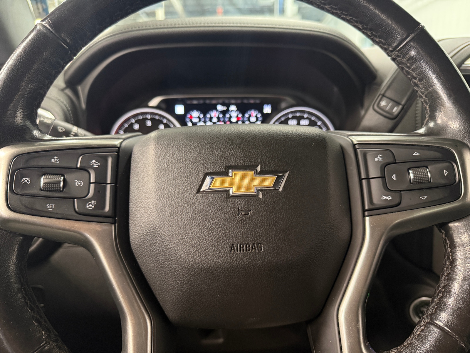 Thumbnail: 2021 Chevrolet Silverado 1500 - 4