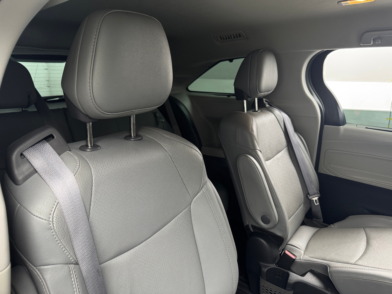 Thumbnail: 2023 Toyota Sienna - 4