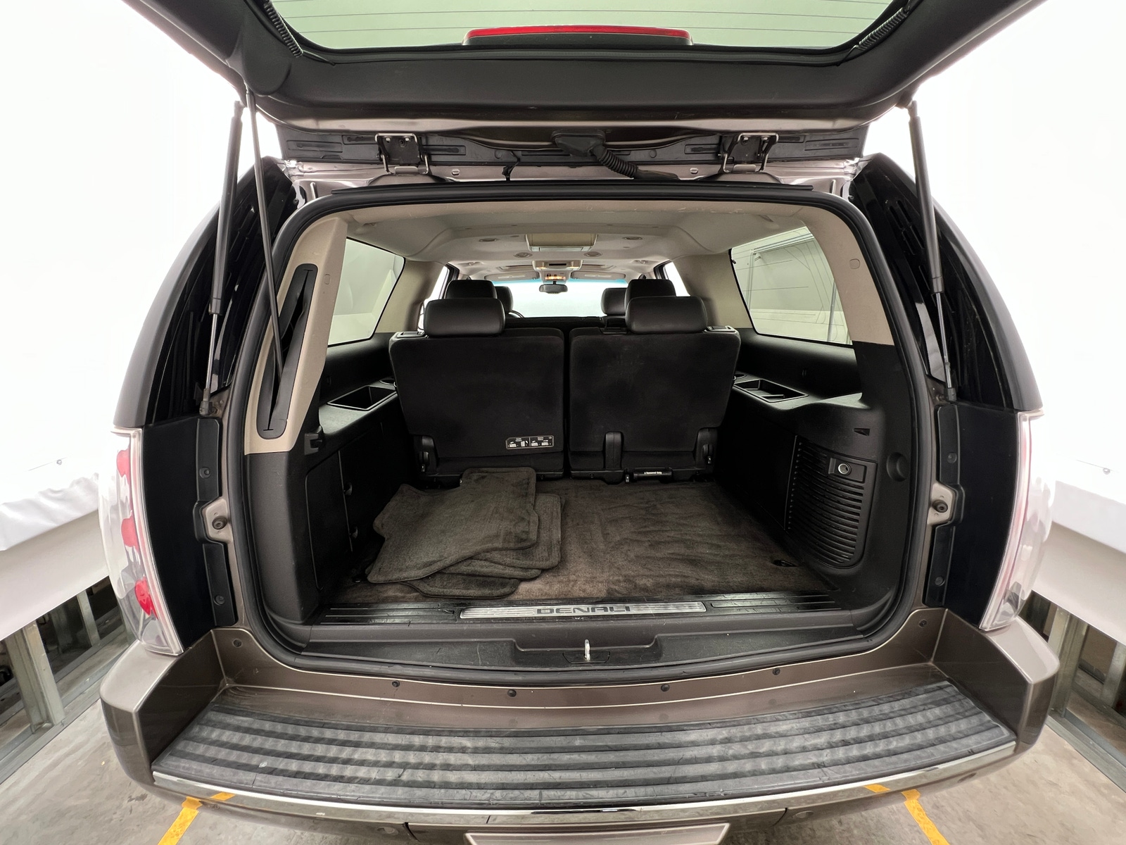 Thumbnail: 2011 GMC Yukon XL - 6