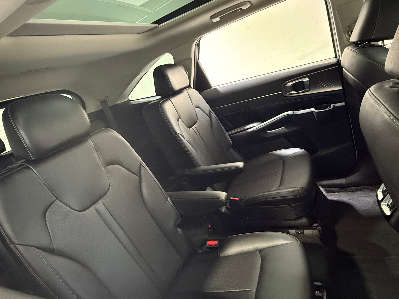 Thumbnail: 2022 Kia Sorento - 5