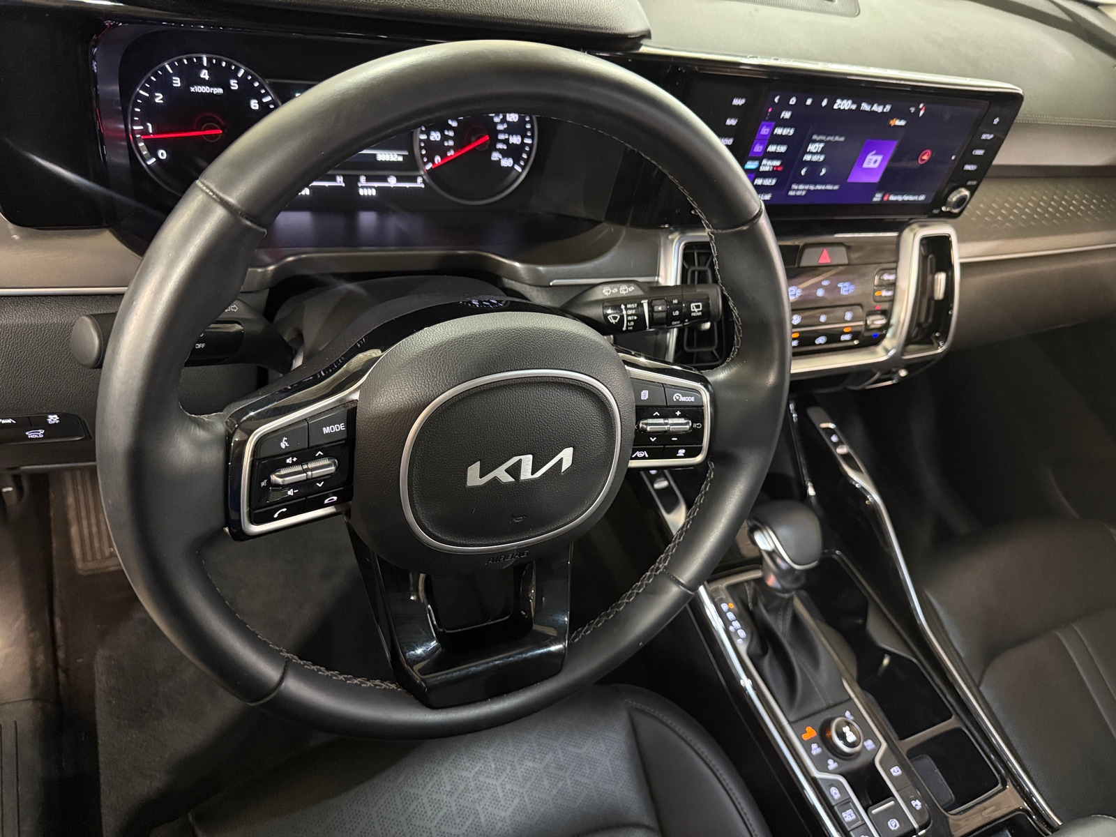 Thumbnail: 2022 Kia Sorento - 4