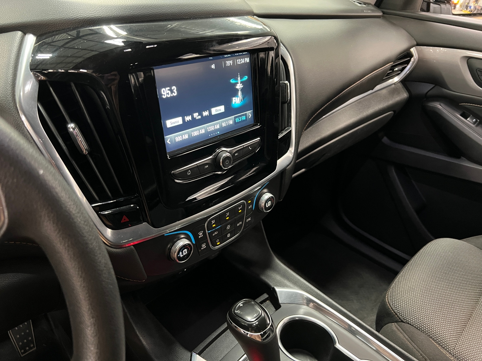 Thumbnail: 2019 Chevrolet Traverse - 4