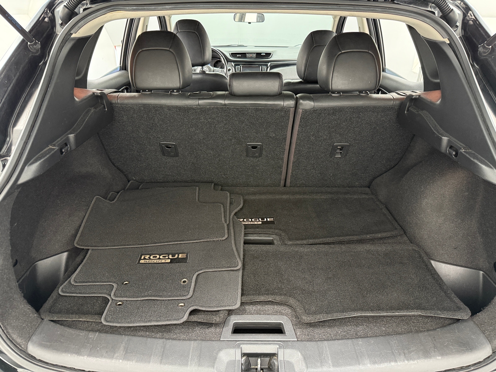Thumbnail: 2017 Nissan Rogue Sport - 6
