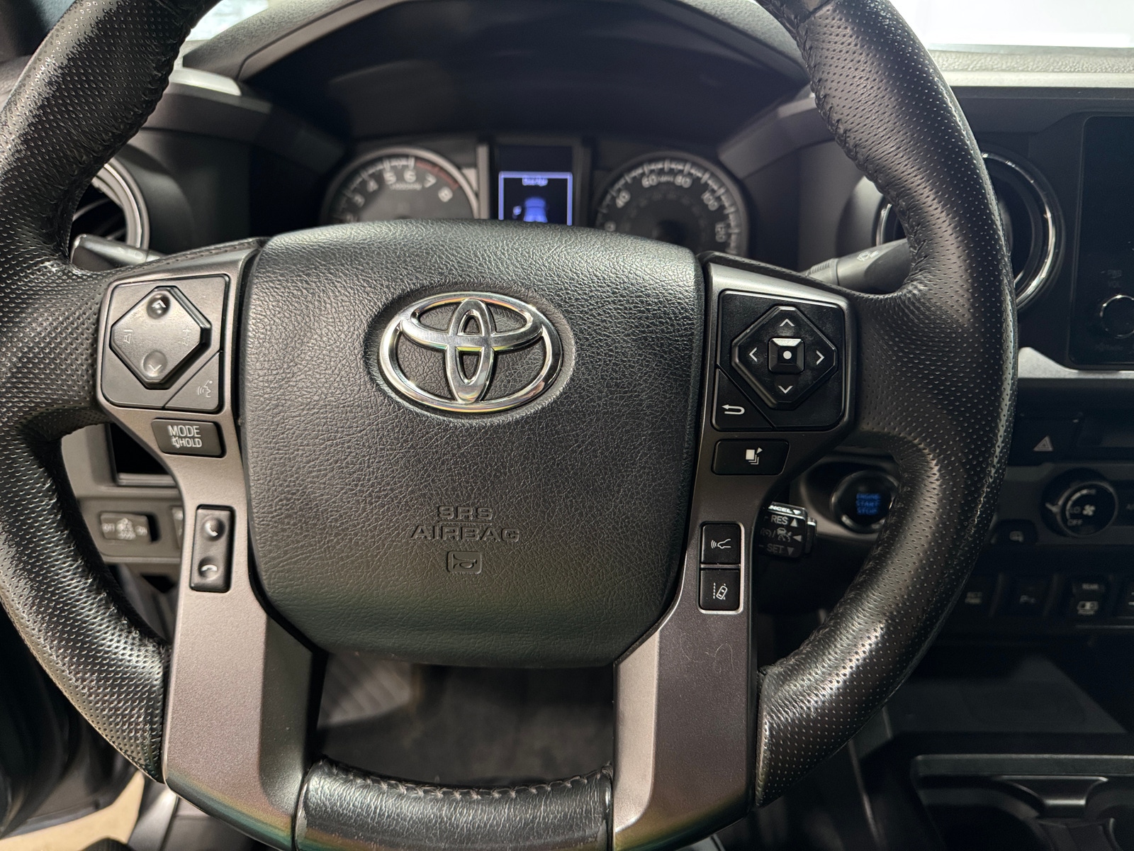 Thumbnail: 2018 Toyota Tacoma - 5