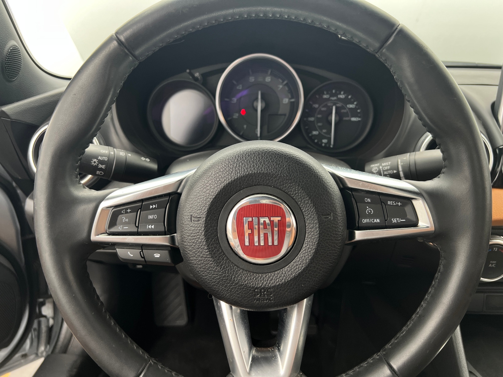Thumbnail: 2019 Fiat 124 Spider - 3
