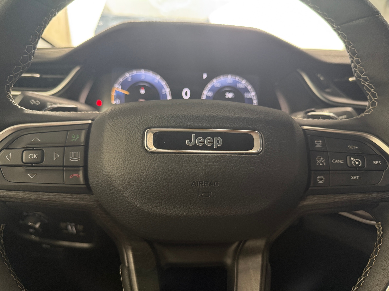 Thumbnail: 2024 Jeep Grand Cherokee - 4