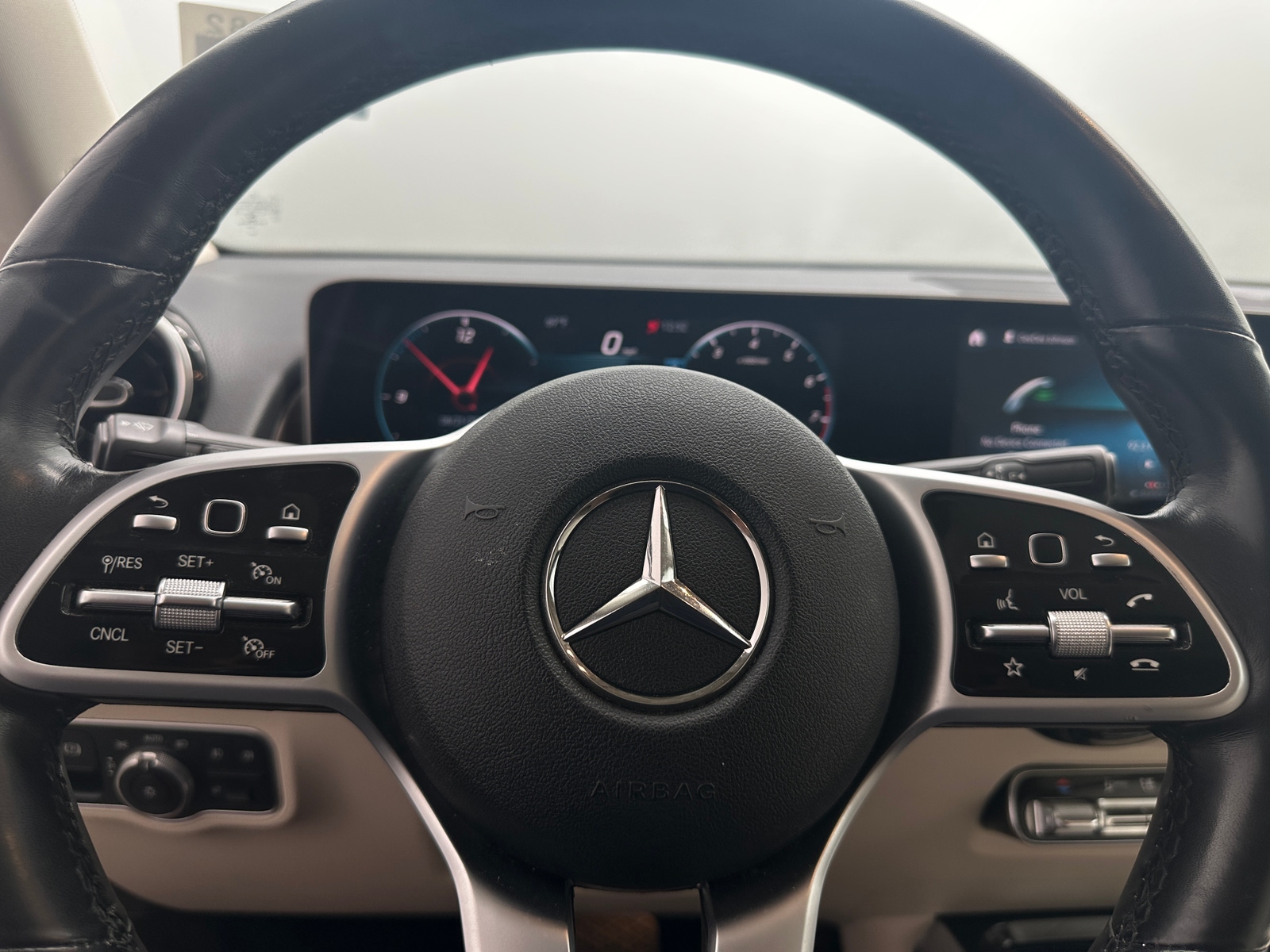 Thumbnail: 2020 Mercedes-Benz GLB - 4