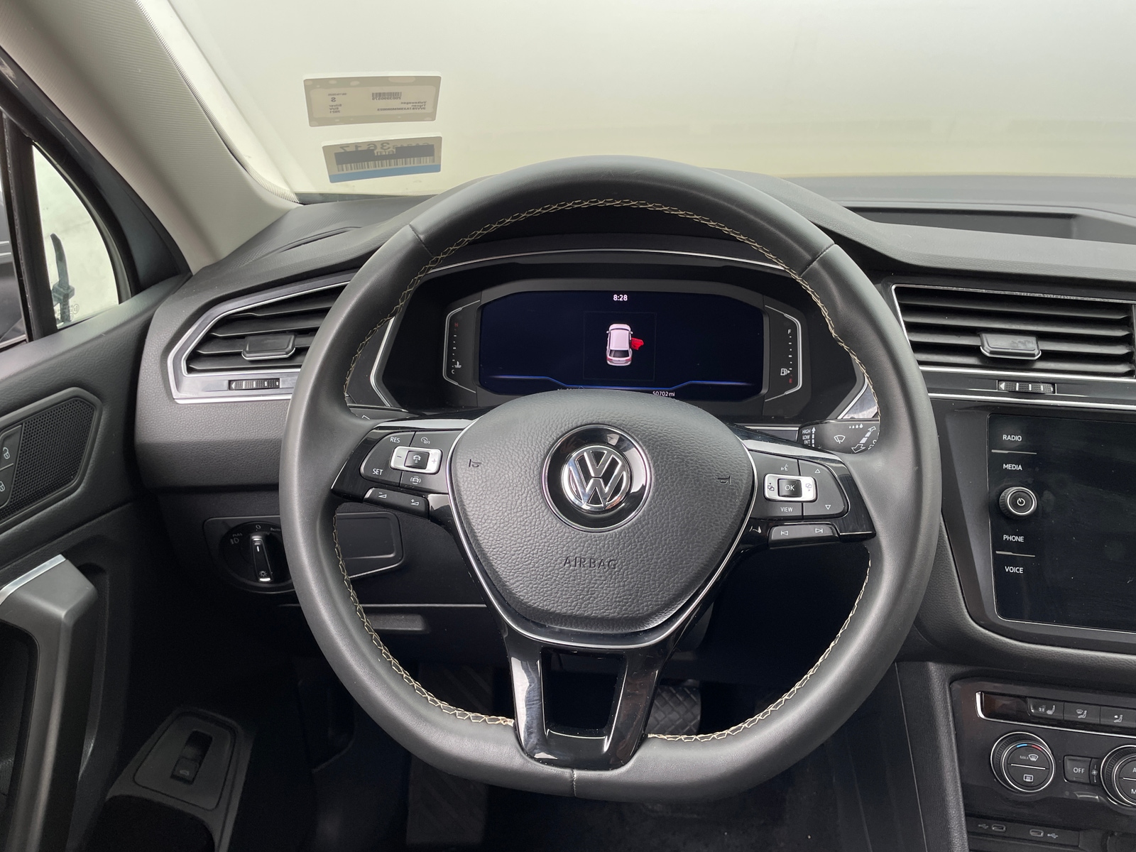 Thumbnail: 2021 Volkswagen Tiguan - 4