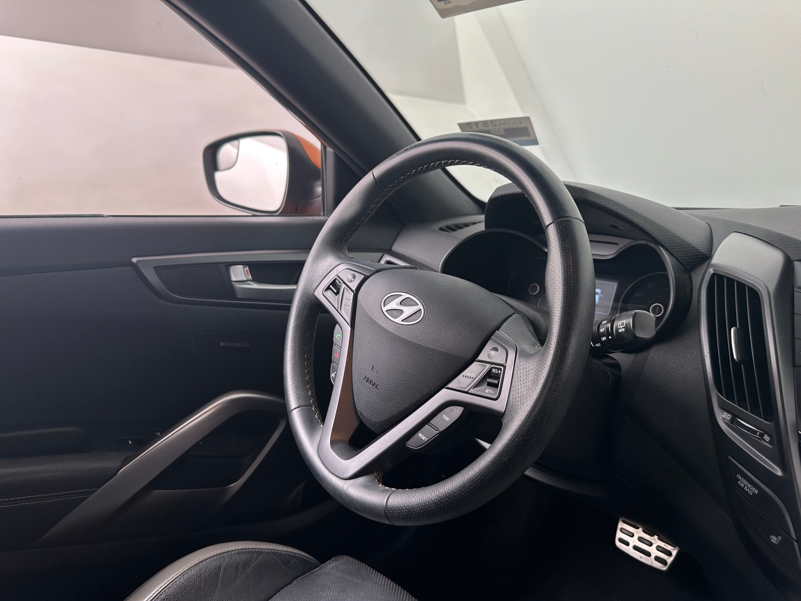 Thumbnail: 2016 Hyundai Veloster - 3