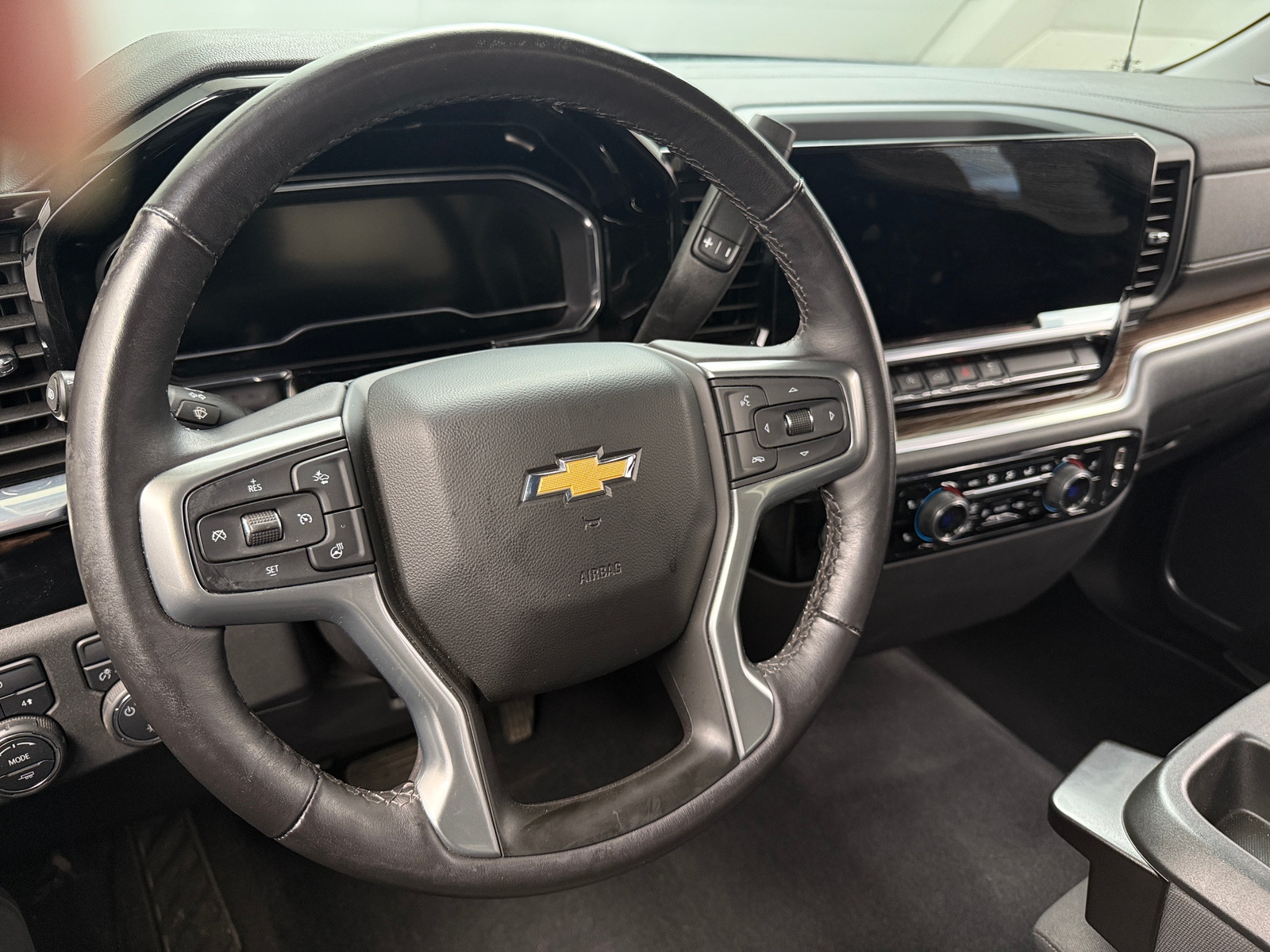 Thumbnail: 2022 Chevrolet Silverado 1500 - 5