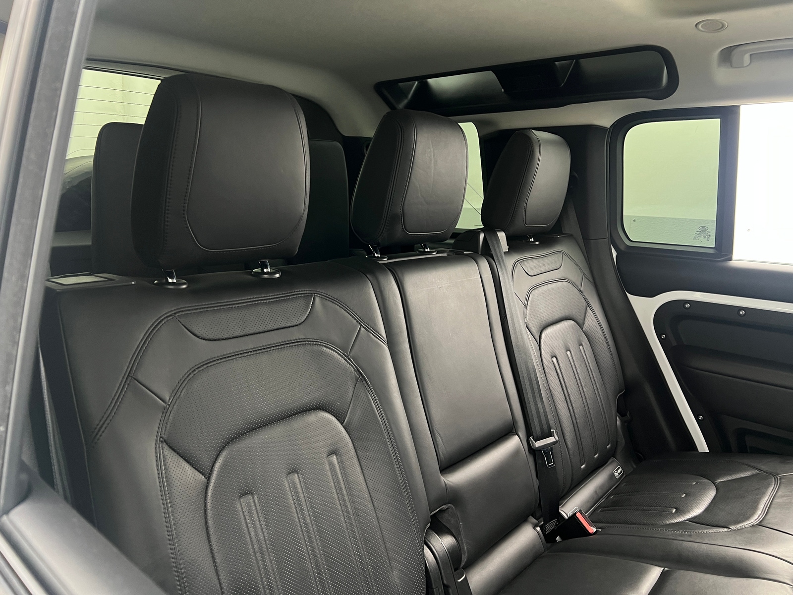 Thumbnail: 2020 Land Rover Defender - 5