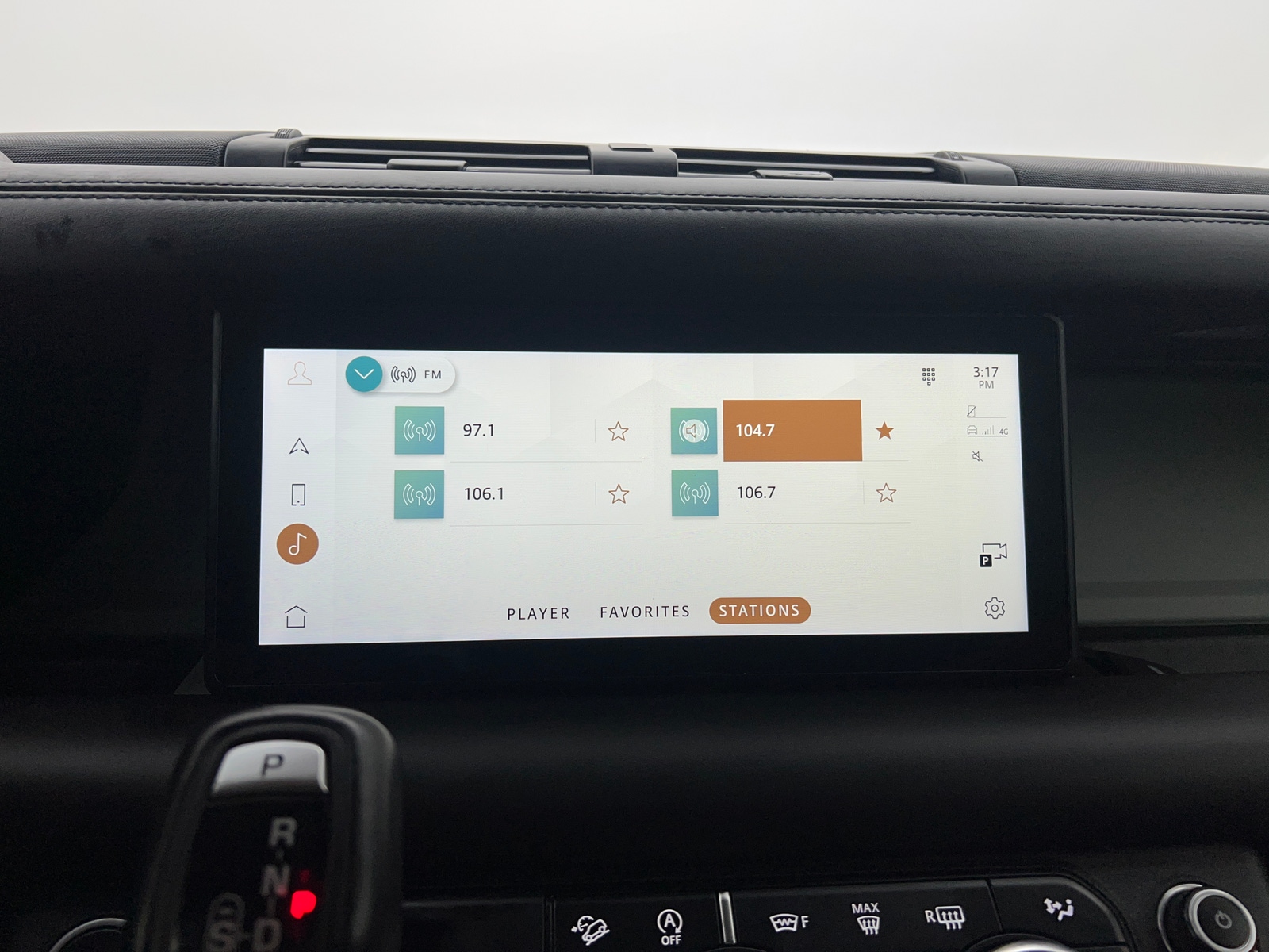 Thumbnail: 2020 Land Rover Defender - 3